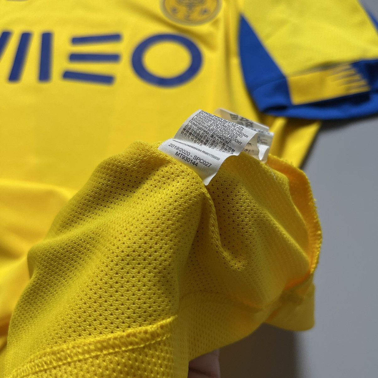 New Balance PORTO NEW BALANCE 2019/2020 FOOTBALL AWAY JERSEY #17 CORONA Size US XL / EU 56 / 4 - 11 Thumbnail