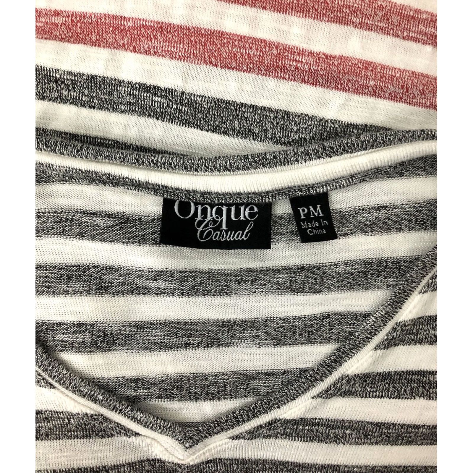 Vintage Onque Knit Cropped Top Gray Striped 3/4 Sleeve V-Neck Button Accents PM Womens Cropped Top Size M / US 6-8 / IT 42-44 - 4 Thumbnail