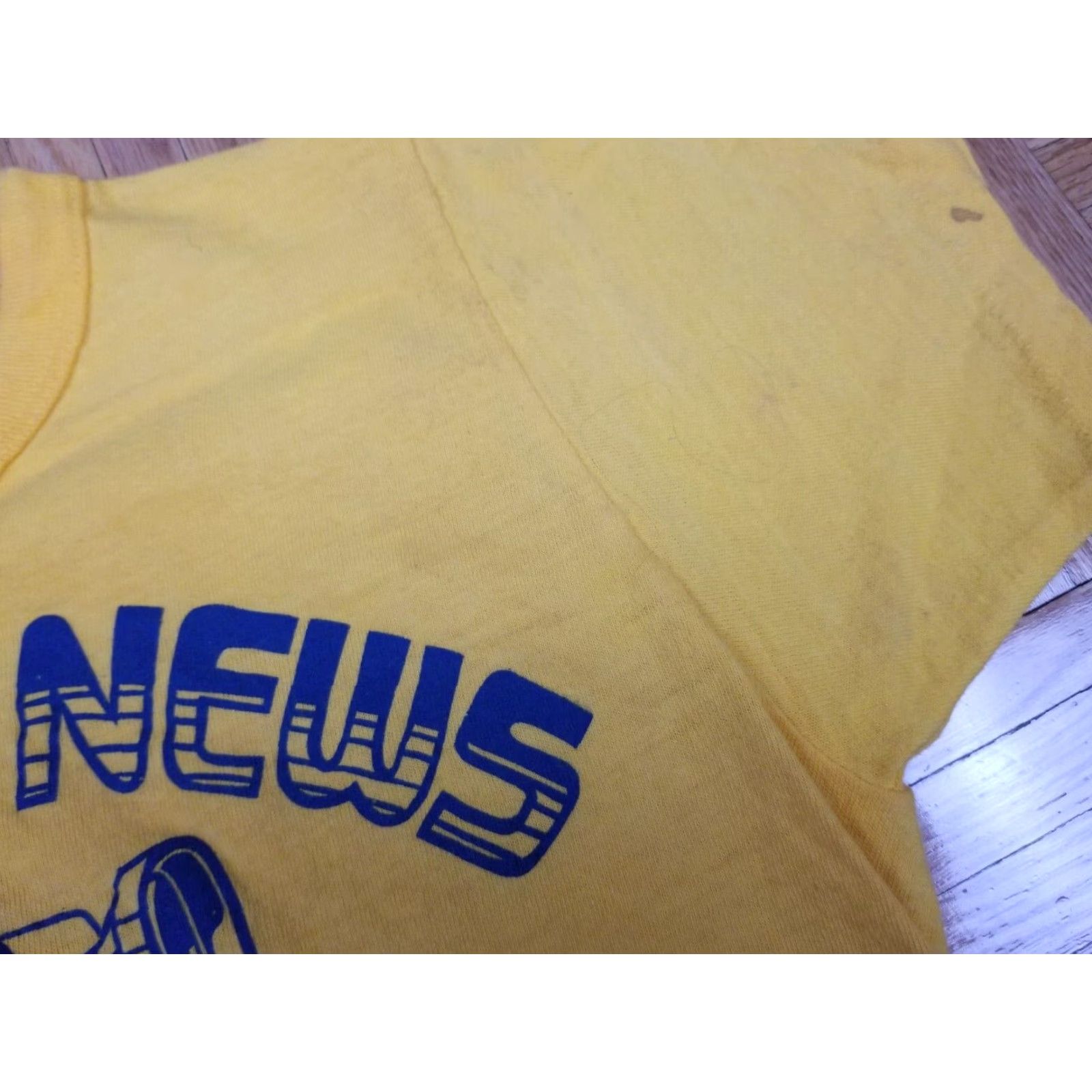 Vintage VINTAGE Russell Yellow T-Shirt Mens Short Sleeve Crew Neck 70s Action News WTAJ TV 10 Promo Size S Small USA Band Retro Rock Tropical USA Size US S / EU 44-46 / 1 - 5 Thumbnail
