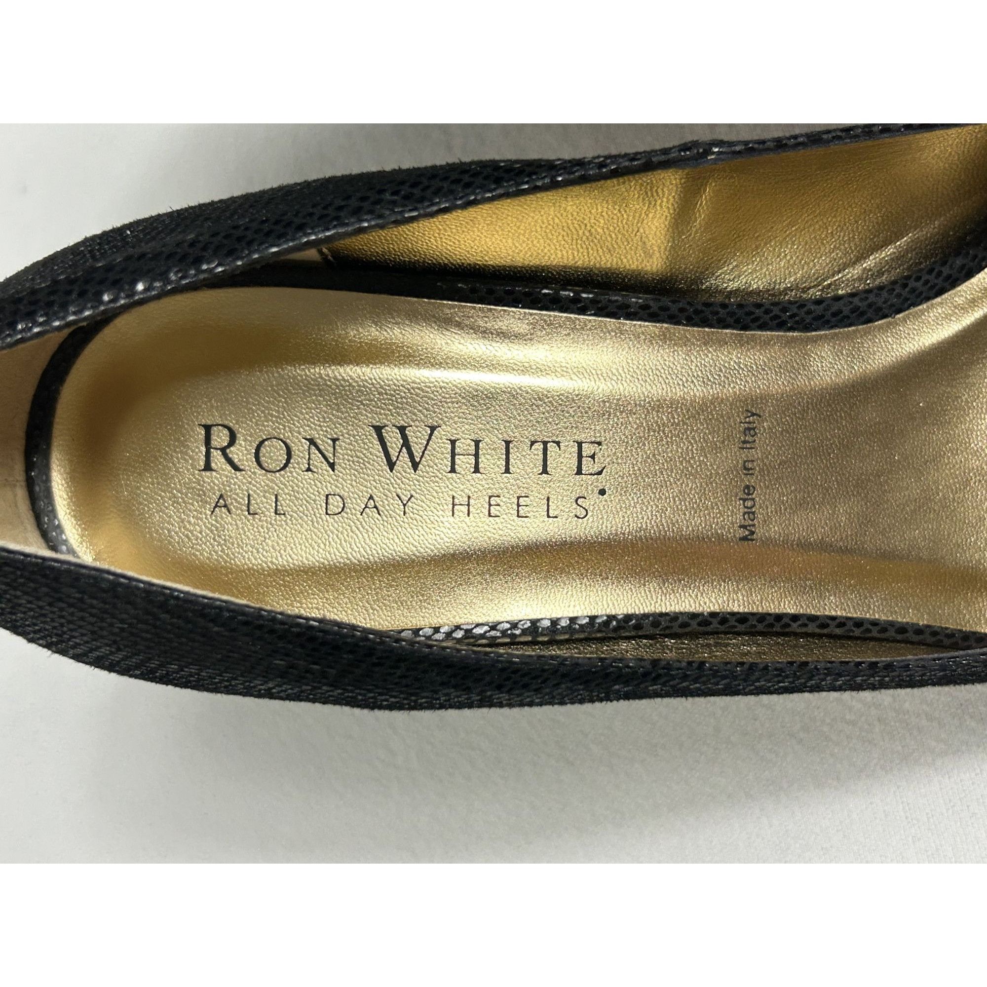 Ron White Ron White Fiona Onyx Embossed Suede Bow Peep Toe Pump in Bla Size US 9 / IT 39 - 6 Thumbnail