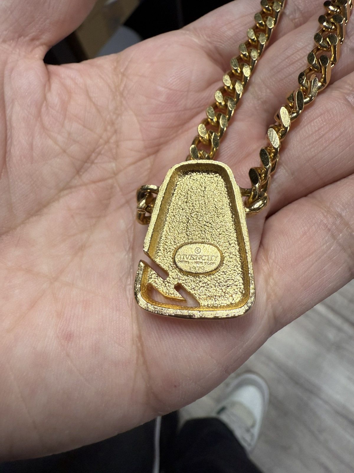 Givenchy Givenchy Gold Cuban Necklace Women’s Chain Preowned Size ONE SIZE - 3 Thumbnail