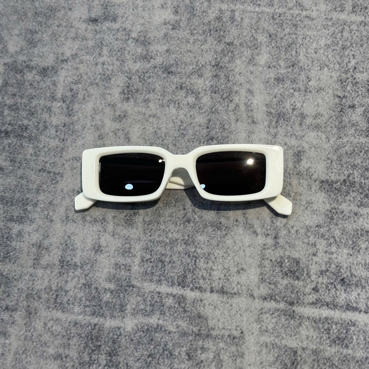 Off-White OFF WHITE ARTHUR WHITE DARK GREY SUNGLASSES Size ONE SIZE - 2 Thumbnail