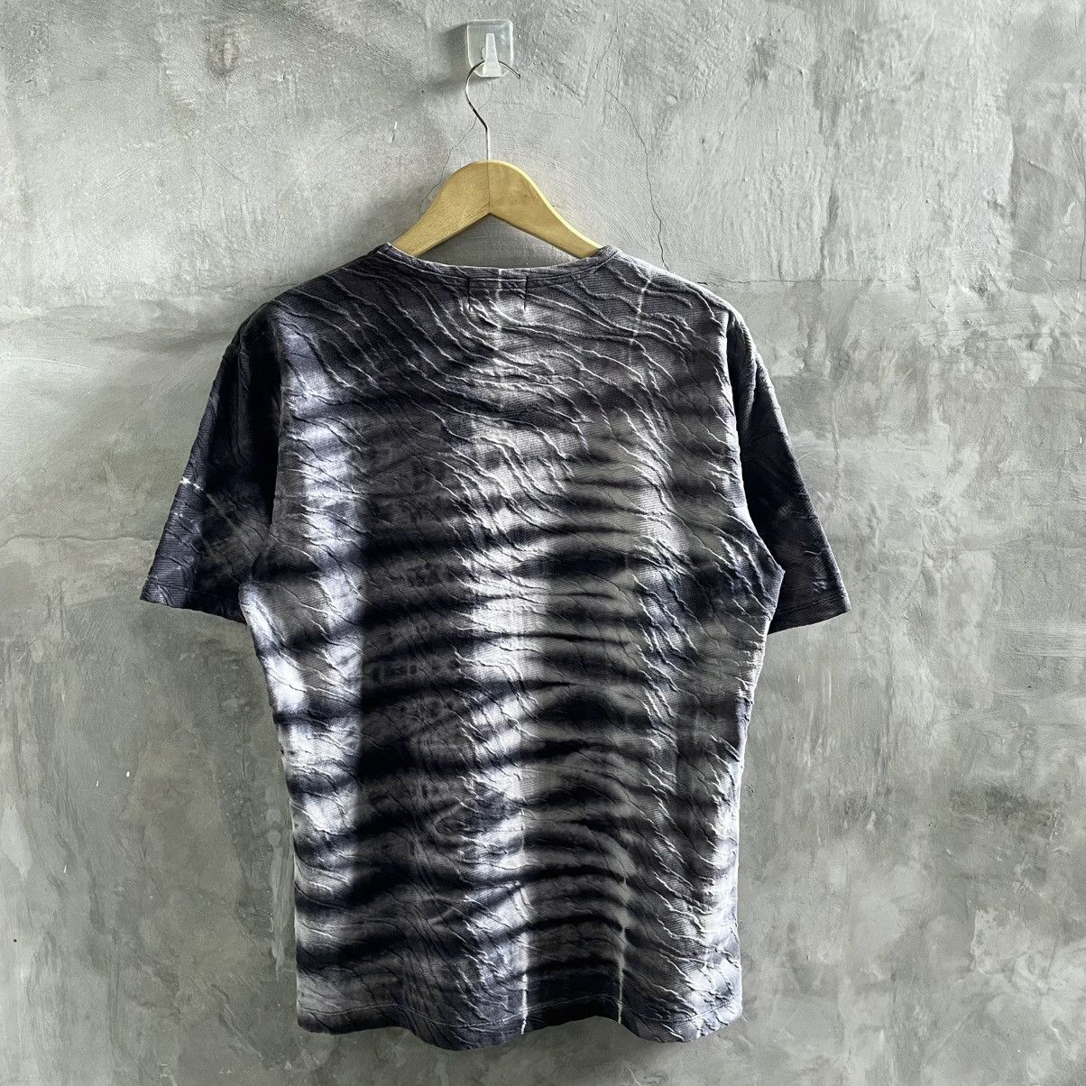 Matsuda × Nicole Club × Vintage RARE🔥Nicole club for men zebra pattern Textured fabric tees Size US M / EU 48-50 / 2 - 3 Thumbnail