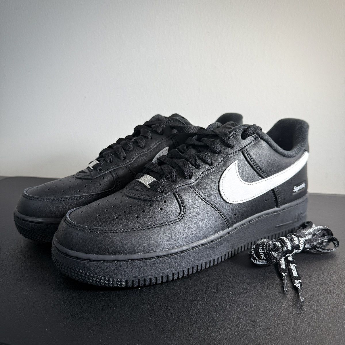 Nike × Supreme Brand New Black Supreme Nike Air Force Ones Size US 8.5 / EU 41-42 - 4 Thumbnail