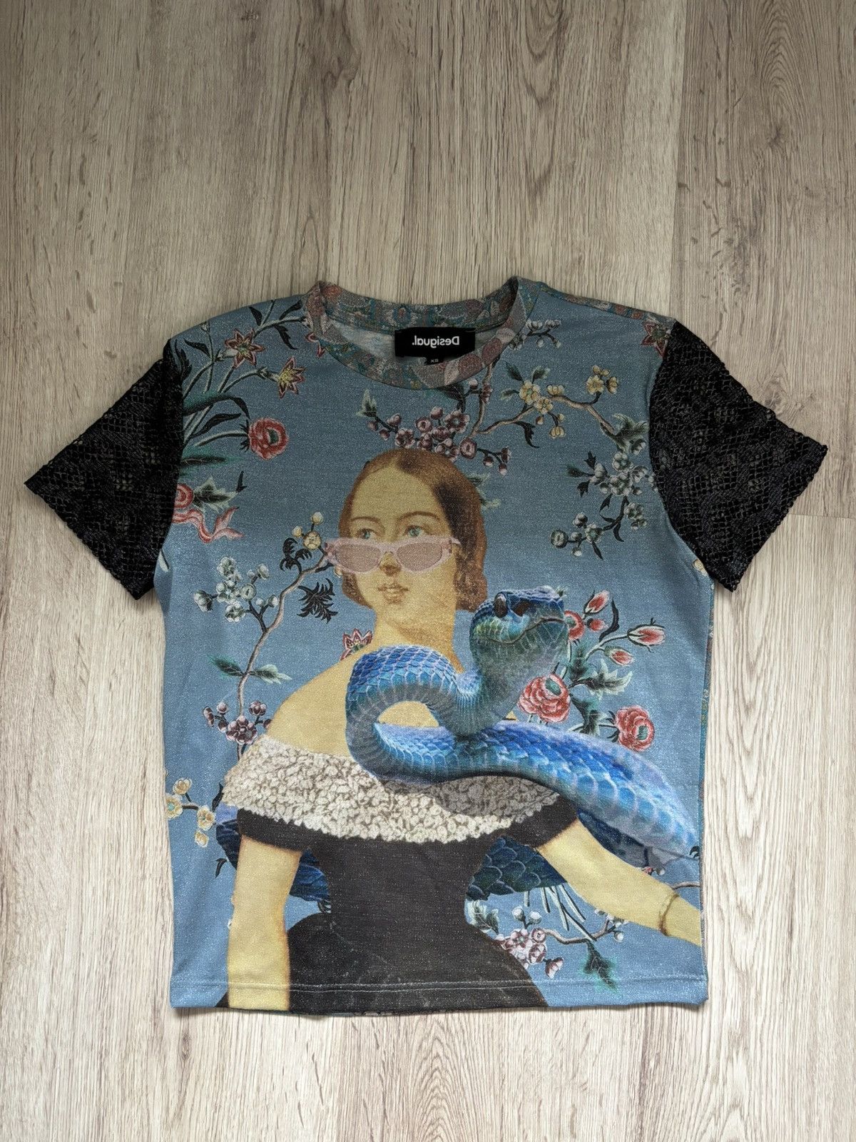 Desigual Desigual Filipa Glossy Art Collage Print Tshirt Size XS / US 0-2 / IT 36-38 - 1 Thumbnail