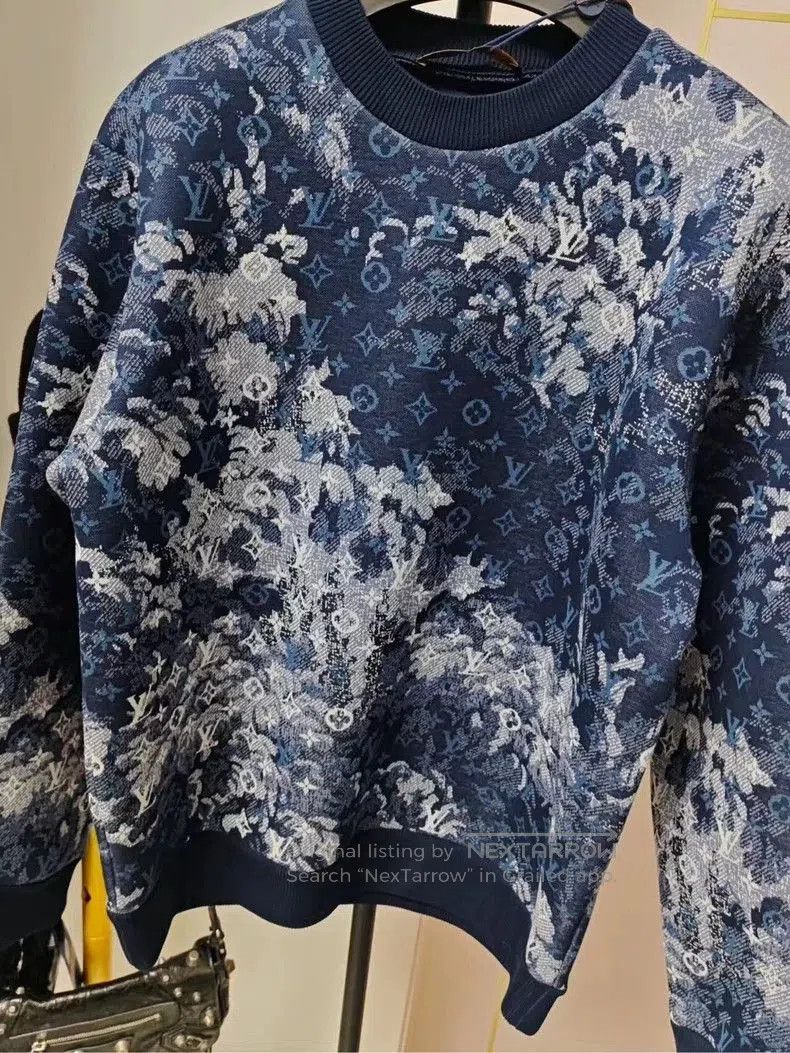 Louis Vuitton Louis Vuitton Logo Sweatshirt-dmc. Size US S / EU 44-46 / 1 - 3 Thumbnail