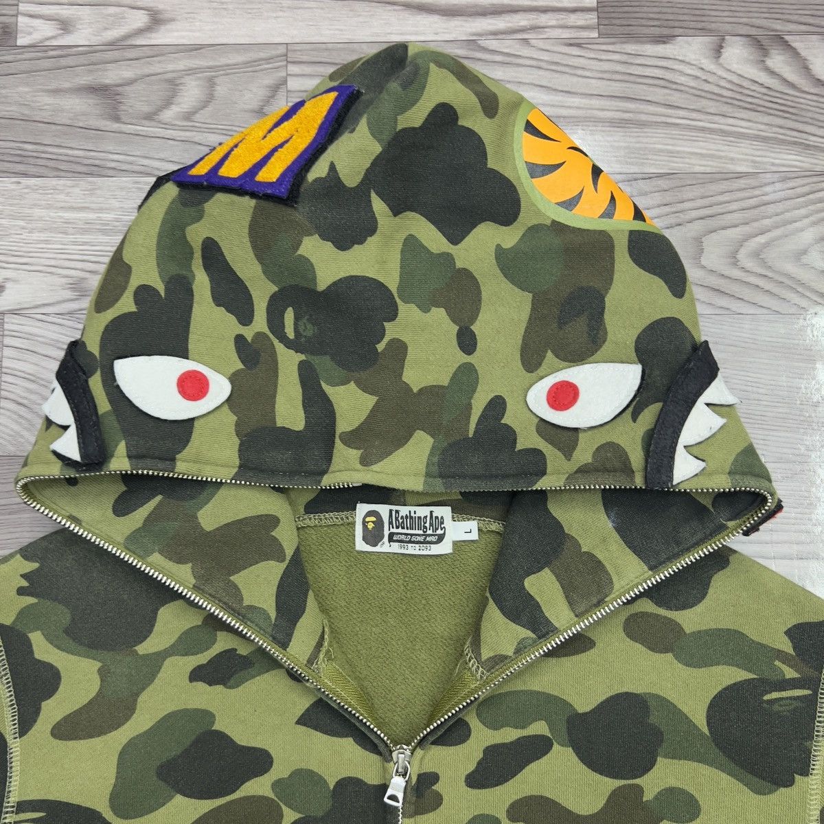 Bape Bape Shark Hoodie With Removable Patches Size L Size US L / EU 52-54 / 3 - 5 Thumbnail