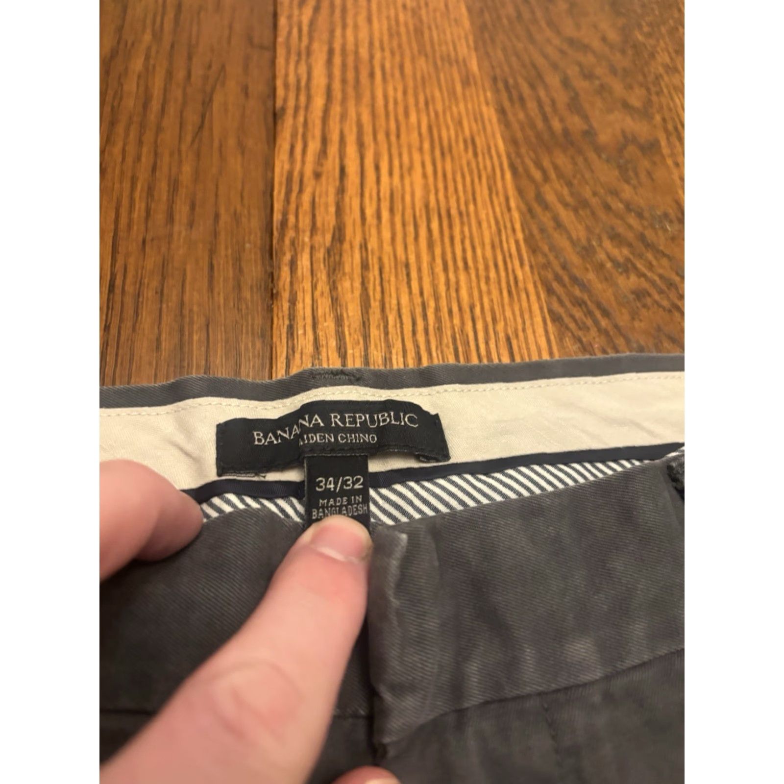 Banana Republic VINTAGE Banana Republic Mens Aiden Chino Pants Slim Fit 34x32 Gray Casual Cotton Front Flat Front Button Zip City Preppy Fashion Pants Mens Size US 34 / EU 50 - 2 Thumbnail