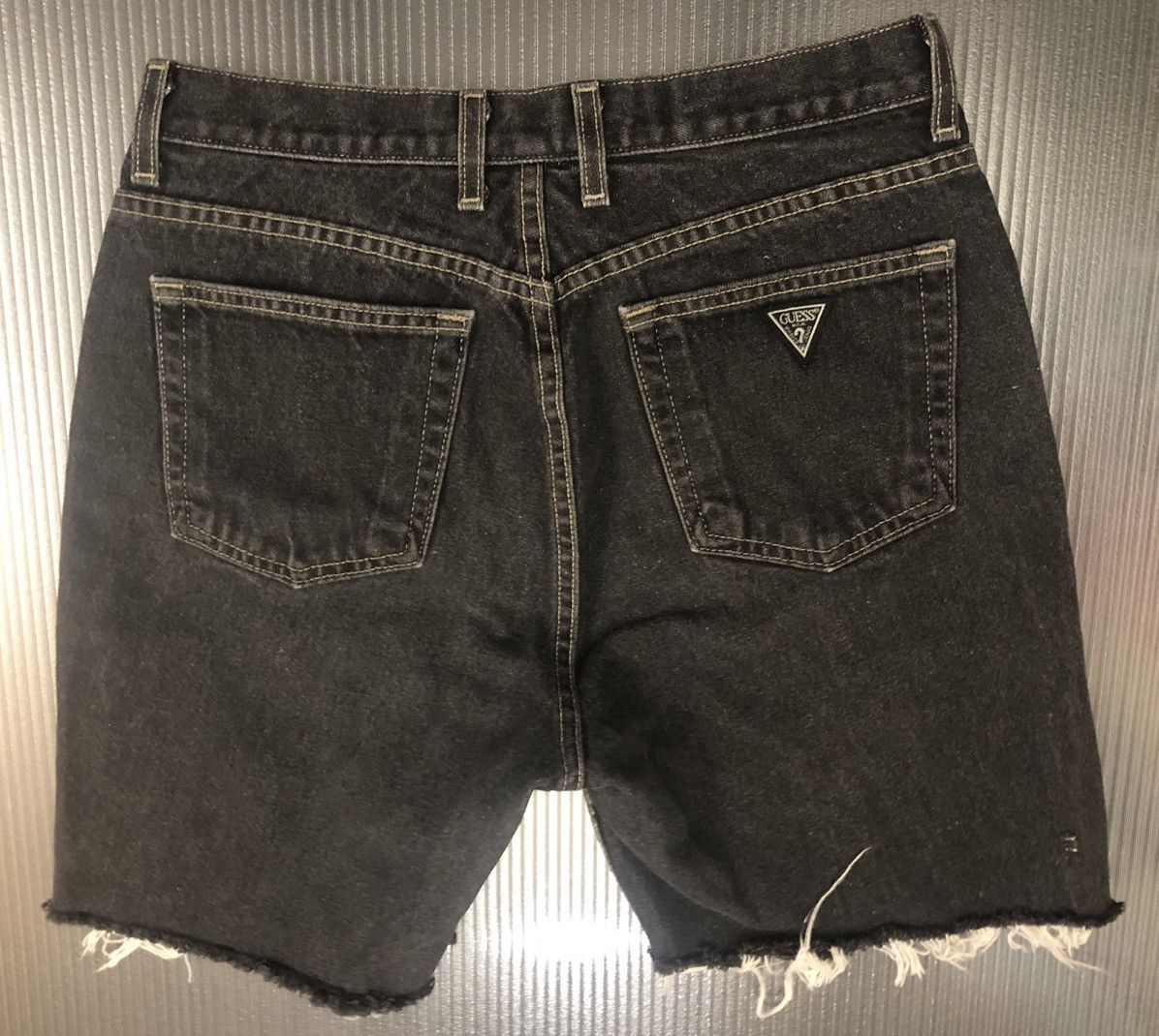 Guess Guess 🇺🇸 original fit 050 cut off jean shorts Vintage 90’s 31 Size US 31 - 4 Thumbnail