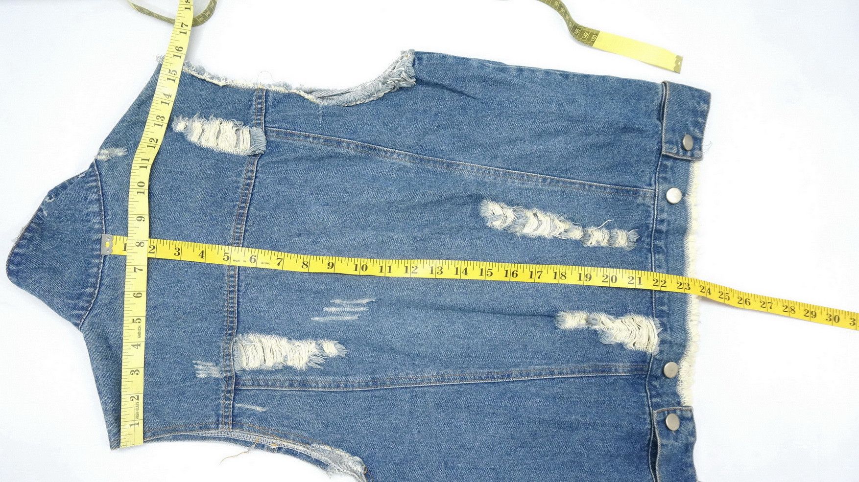 Japanese Brand Vintage Japanese Distressed Studded Sleveless Denim Jacket Size US S / EU 44-46 / 1 - 11 Thumbnail