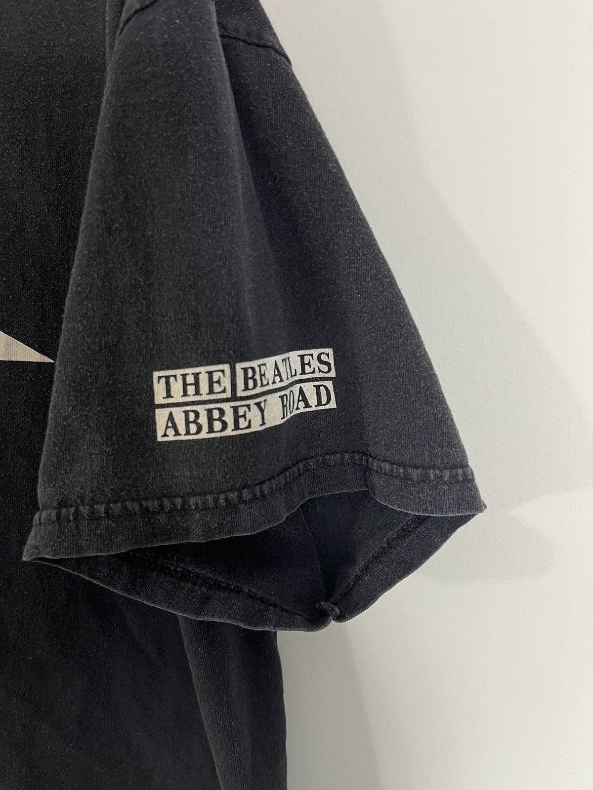 Band Tees The Beatles Sun Faded 2005 Abbey Road Album Band Tee Size US XL / EU 56 / 4 - 4 Thumbnail