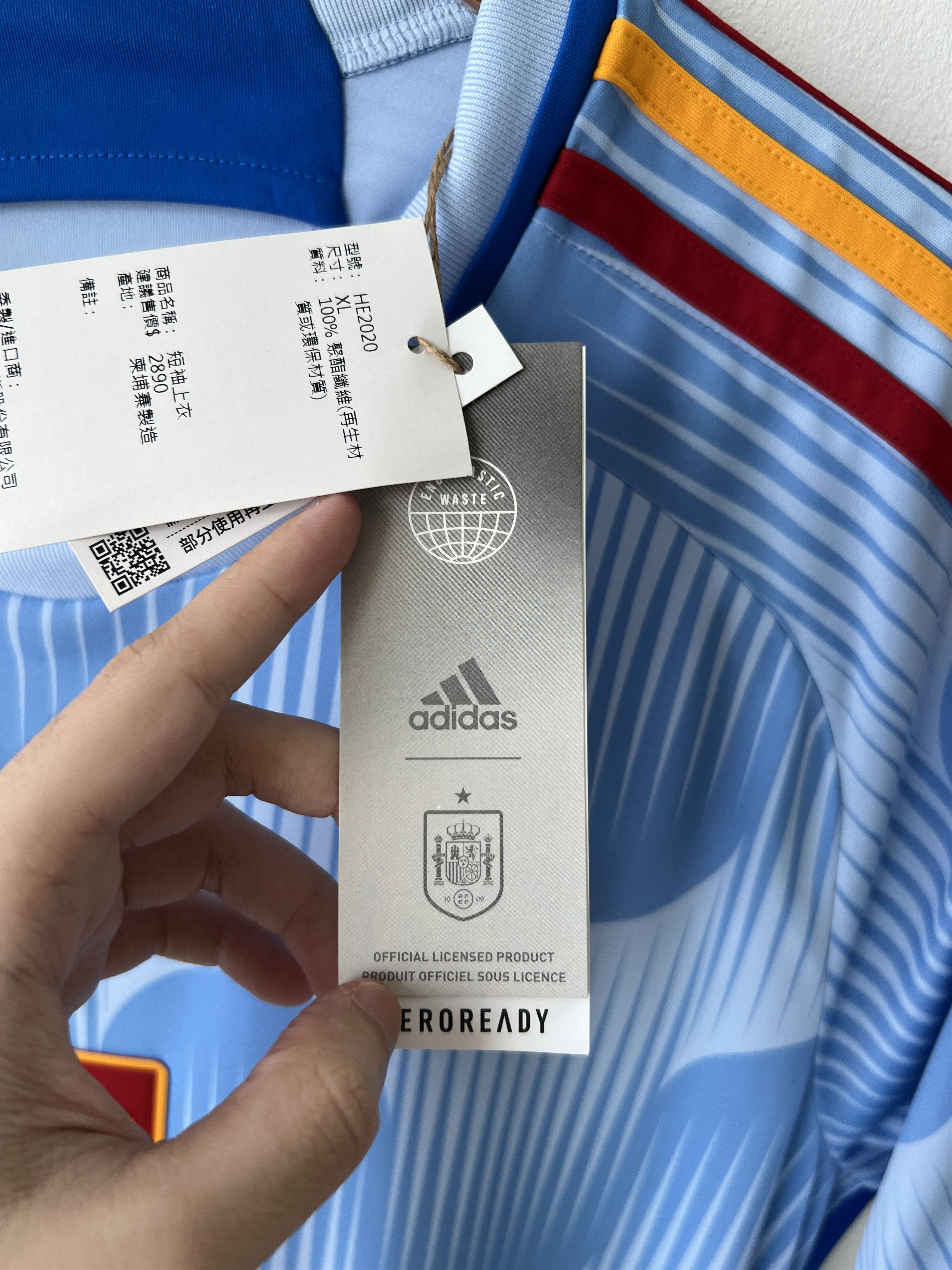 Adidas (L) Spain 2022-23 Away Shirt Rodrigo #16 (NEW) Kit Size US L / EU 52-54 / 3 - 4 Thumbnail