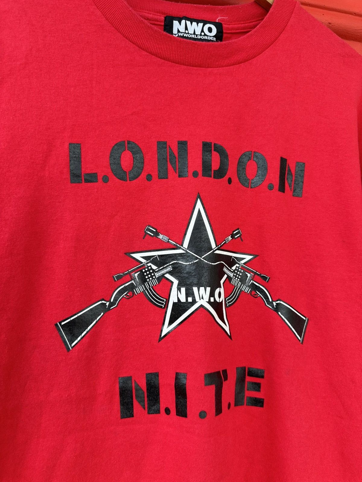 Vintage RARE Vintage 90s New World Order London Nite Tee Size US L / EU 52-54 / 3 - 2 Thumbnail
