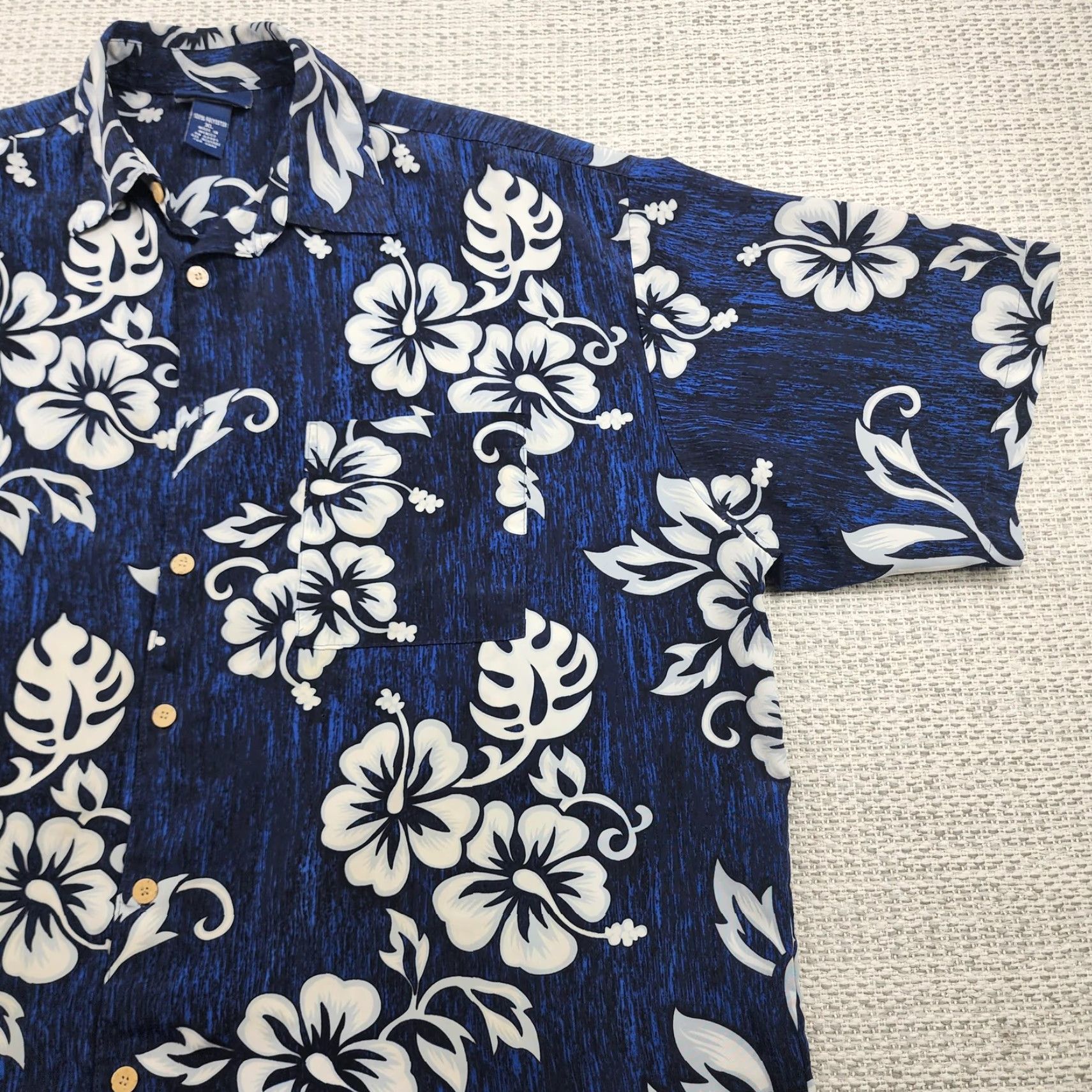 Vintage Extreme Gear Shirt Mens XL Blue White Hawaiian Floral Button Up Short Sleeve Size US XL / EU 56 / 4 - 2 Thumbnail