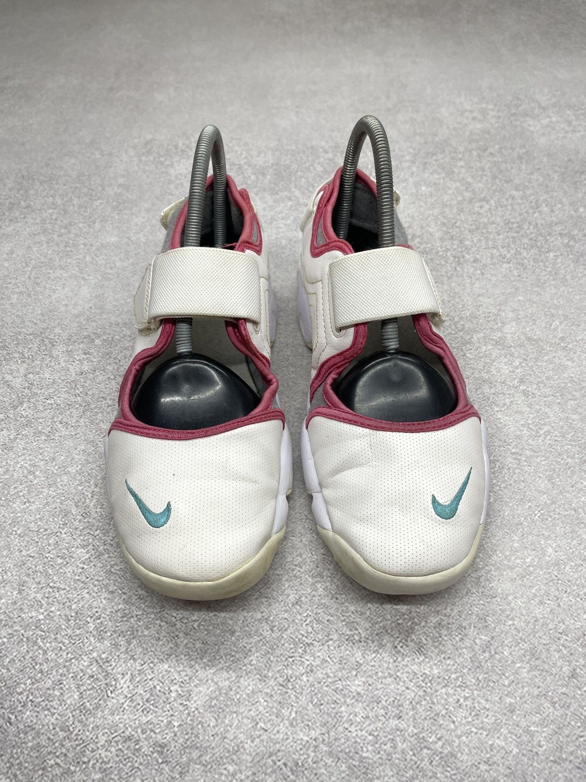 Nike Vintage Nike Rift Tabi Sandals Sneakers Shoes Swoosh White Size US 6 / IT 36 - 6 Thumbnail