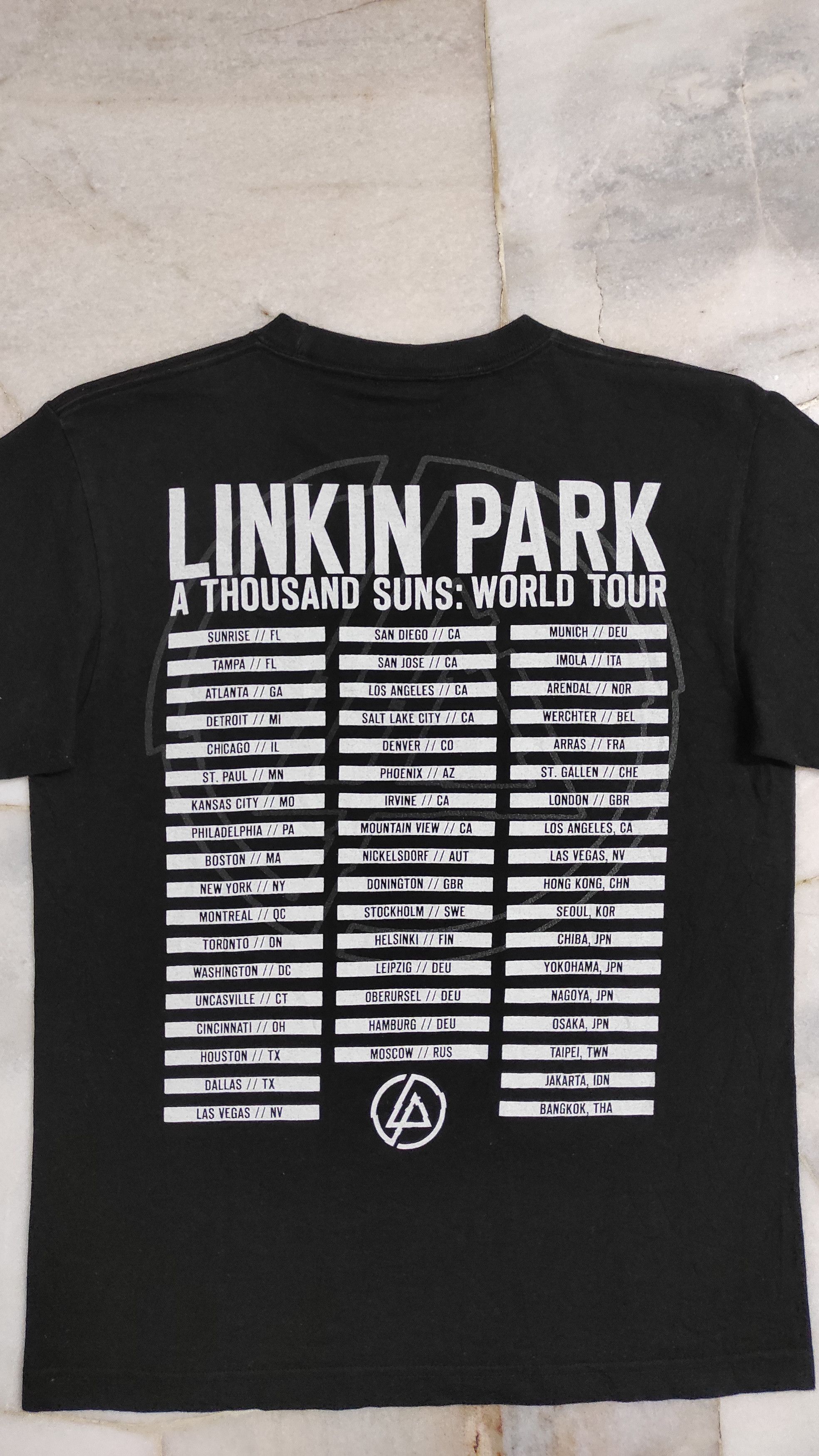 Band Tees 2010 Linkin Park A Thousand Suns Tour Size US S / EU 44-46 / 1 - 6 Thumbnail