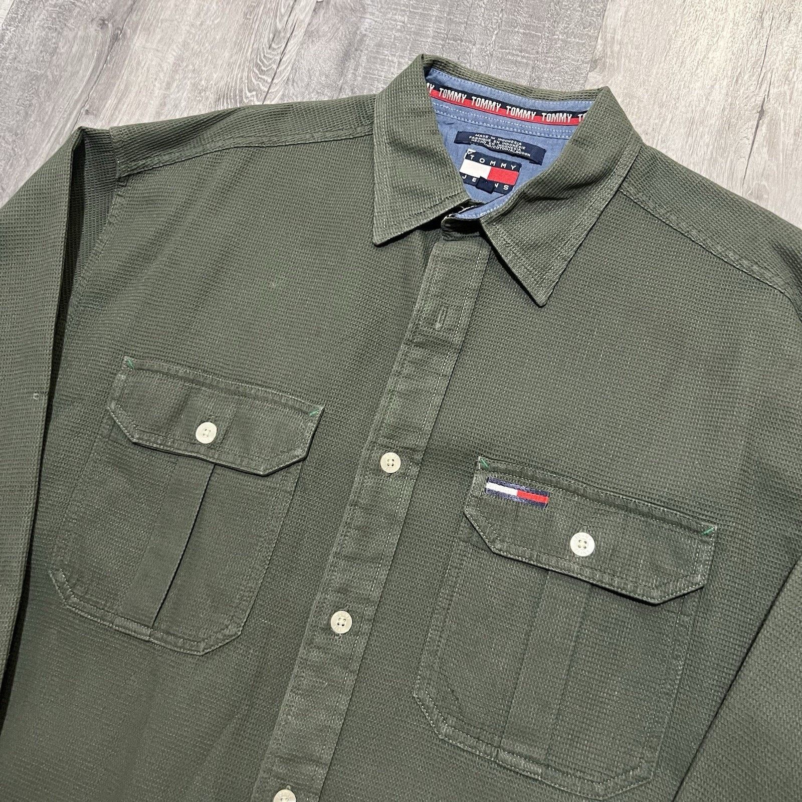 Tommy Hilfiger VTG Tommy Hilfiger Green Chainstitch Spell Out Button Shirt Size US M / EU 48-50 / 2 - 3 Thumbnail