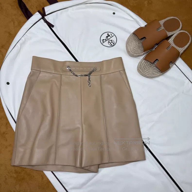 Hermes Hermes Mauve Sheepskin Waist Chain Short Pants Size 24" / US 00 / IT 34 - 1 Thumbnail