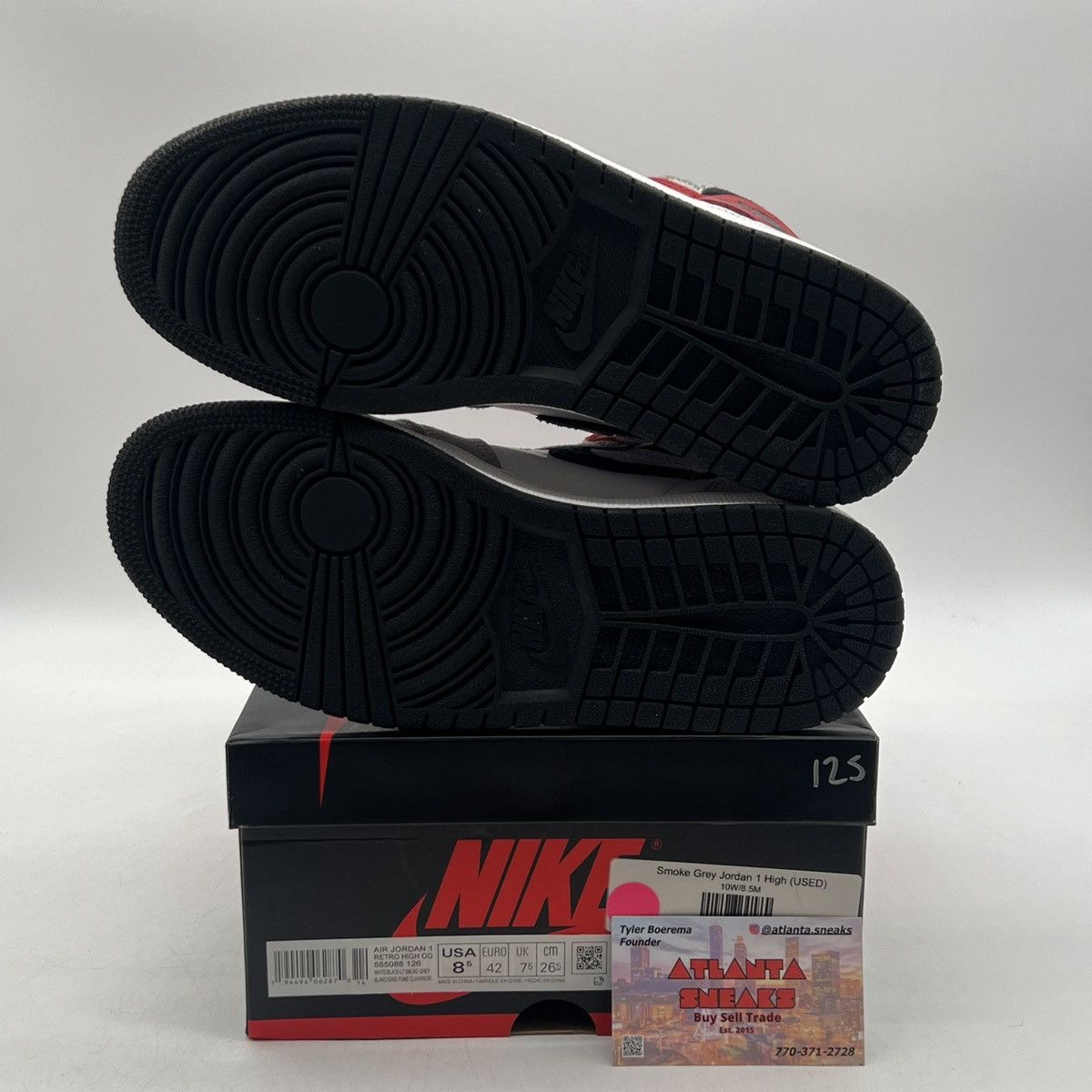 Nike Air Jordan 1 high smoke grey Size US 8.5 / EU 41-42 - 8 Thumbnail