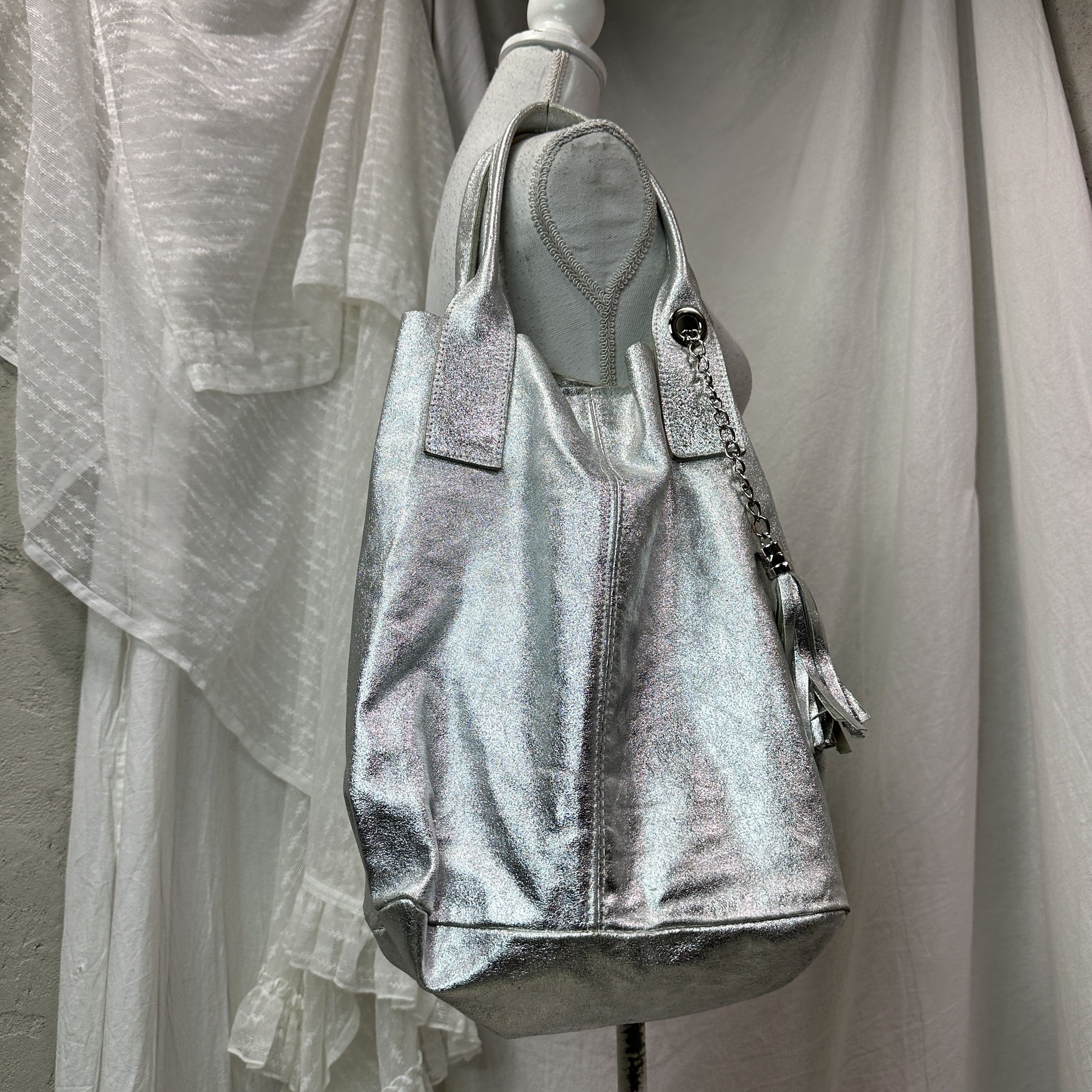 Vintage Vintage Leather Silver Chrome Hobo Bag Y2K Size ONE SIZE - 4 Thumbnail