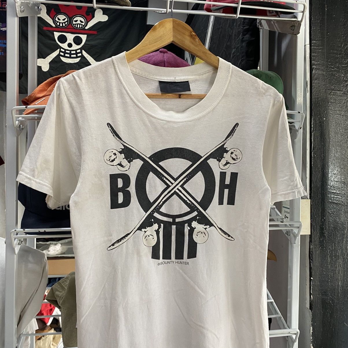 Bounty Hunter × Japanese Brand × Vintage vintage bounty hunter skateboard cross design t-shirts Size US S / EU 44-46 / 1 - 3 Thumbnail