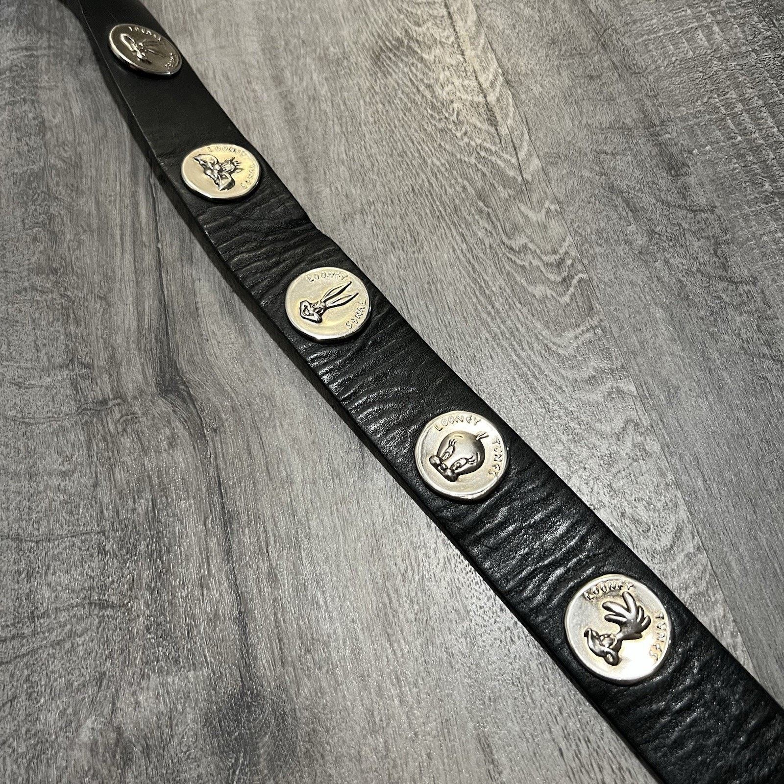 Warner Bros VTG Warner Brothers LOONEY TUNES Black Leather Belt Sz 28 Size ONE SIZE - 2 Thumbnail
