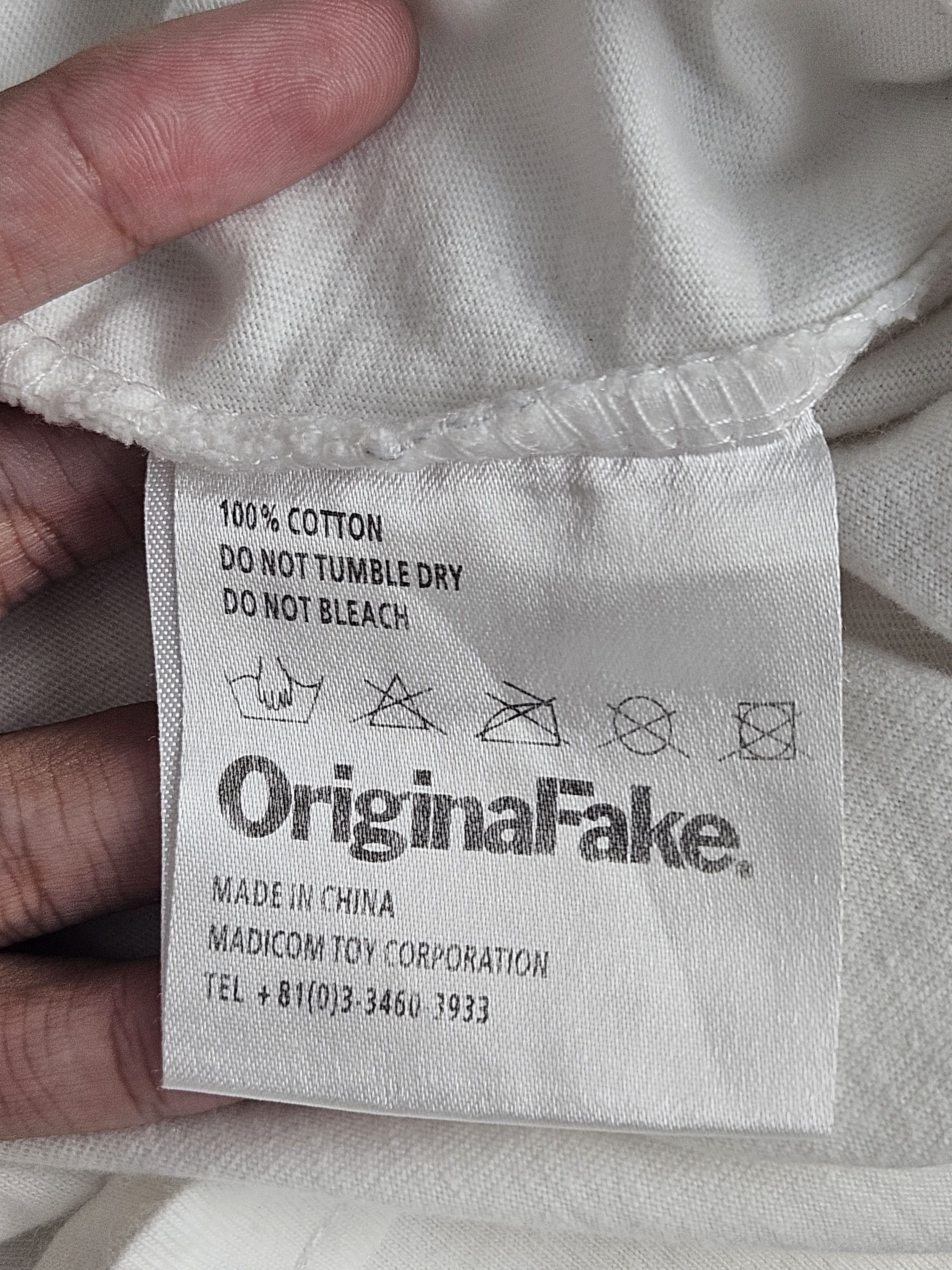 Kaws × Original Fake Original Fake Kaws shirt Size US M / EU 48-50 / 2 - 6 Thumbnail