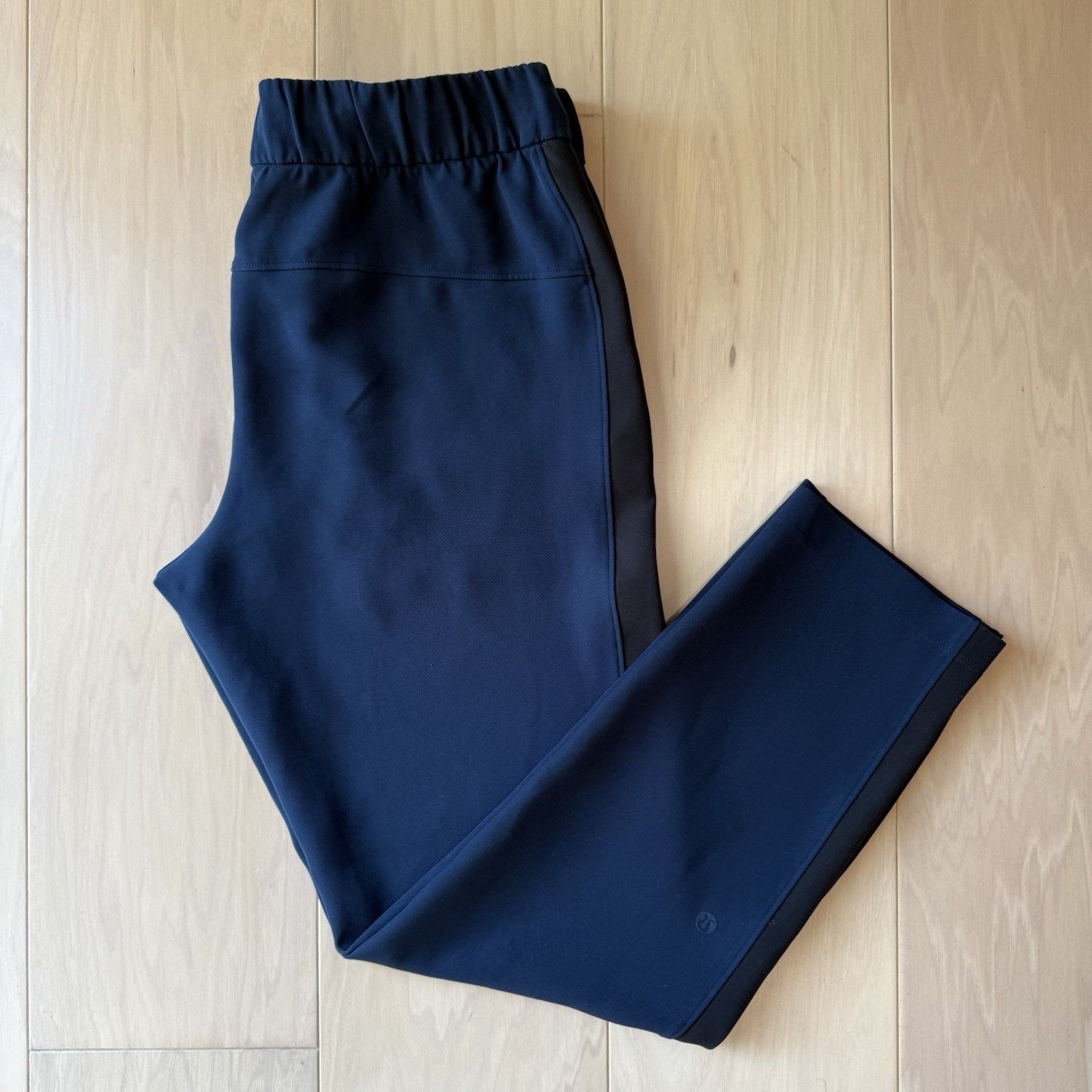 Lululemon Lululemon On The Fly Pants Women's 6 Navy Comfy Sweatpants Size 28" / US 6 / IT 42 - 2 Thumbnail