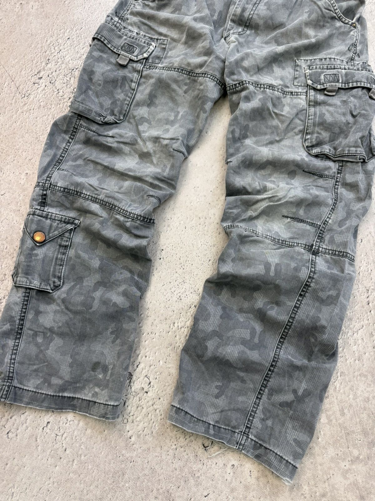 20471120 × Japanese Brand BANDAGE PARACHUTE JUNYA WATANABE STYLE CARGO PANTS JEANS Y2K Size US 32 / EU 48 - 2 Thumbnail