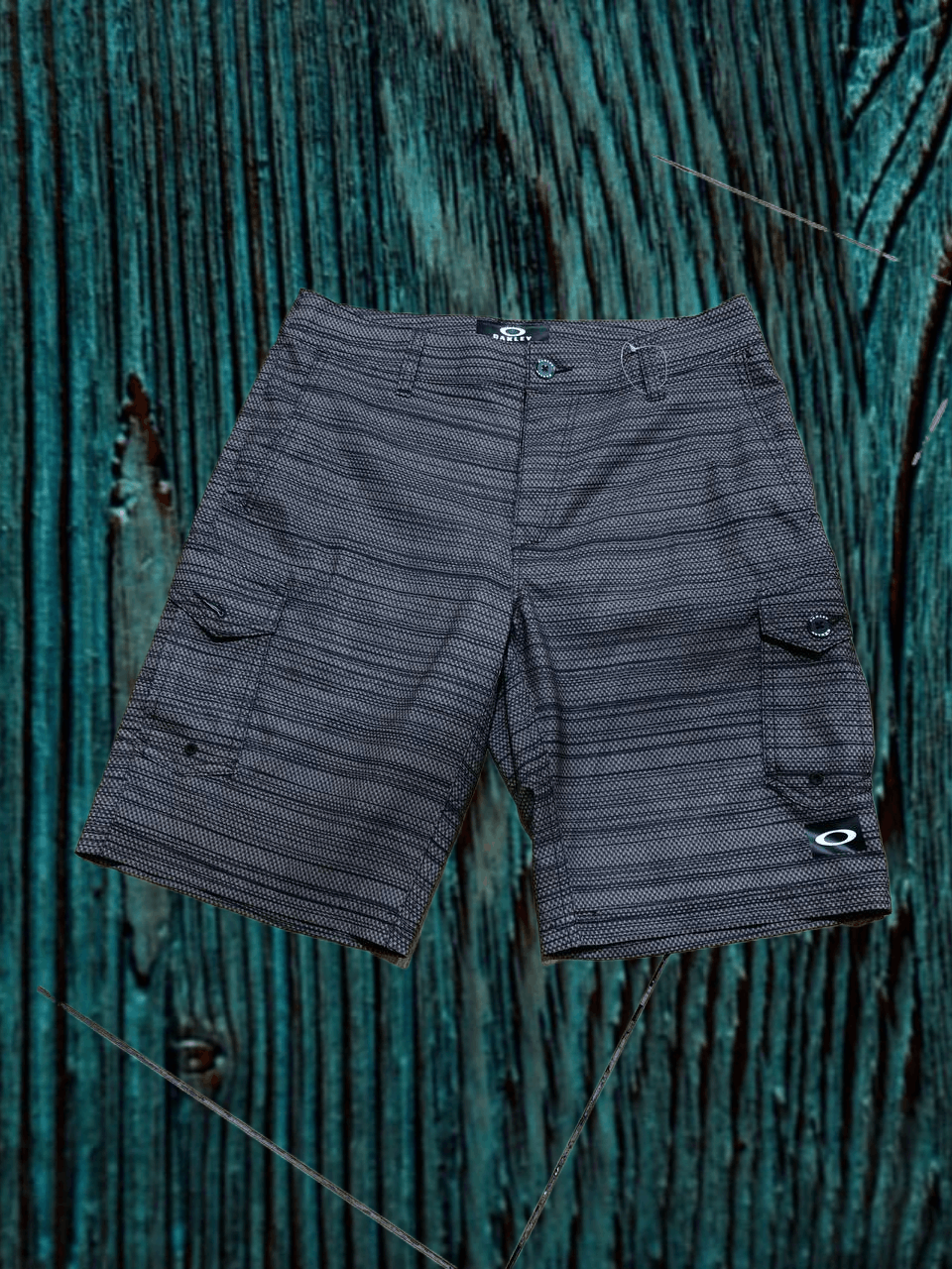 Oakley Vintage Oakley Skull Cargo Patterned Lightweight Shorts Size US 30 / EU 46 - 1 Thumbnail