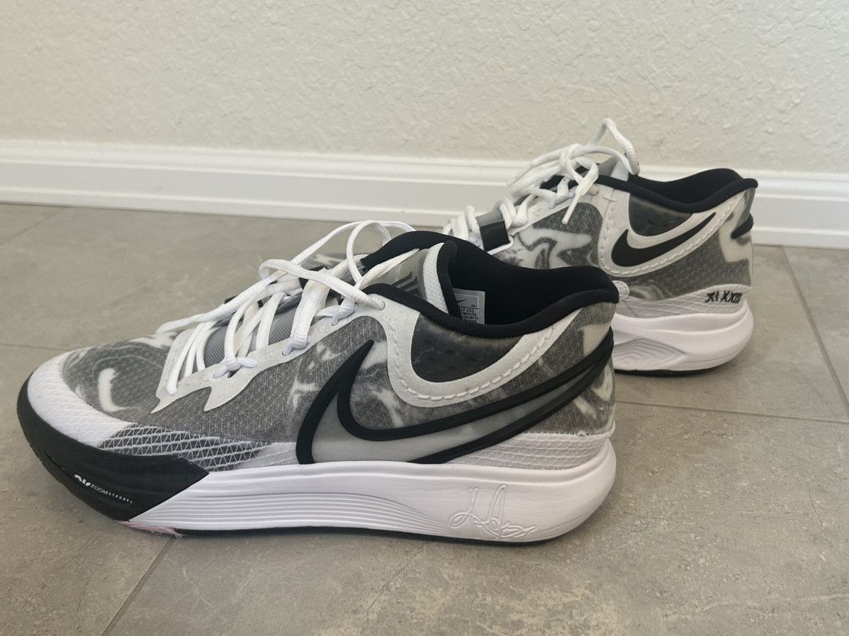 Nike NEW Nike Kyrie 8 Men’s Size US 11.5 / EU 44-45 - 8 Thumbnail