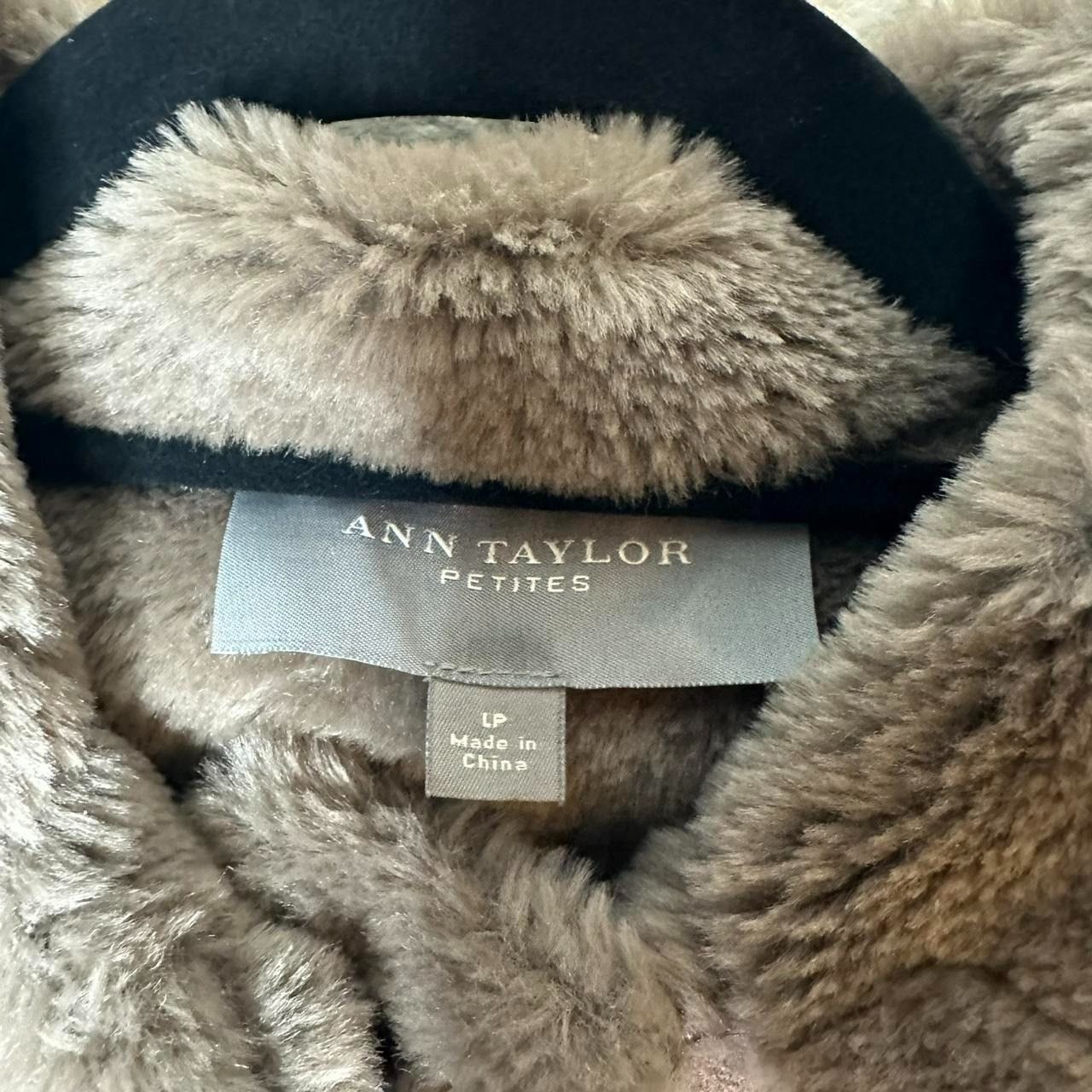 Ann Taylor Vintage Ann Taylor Suede Faux Fur Coat Size S / US 4 / IT 40 - 4 Thumbnail