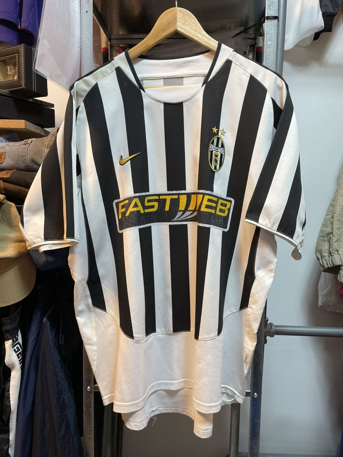 Vintage 2004-2005 Juventus Home Kit