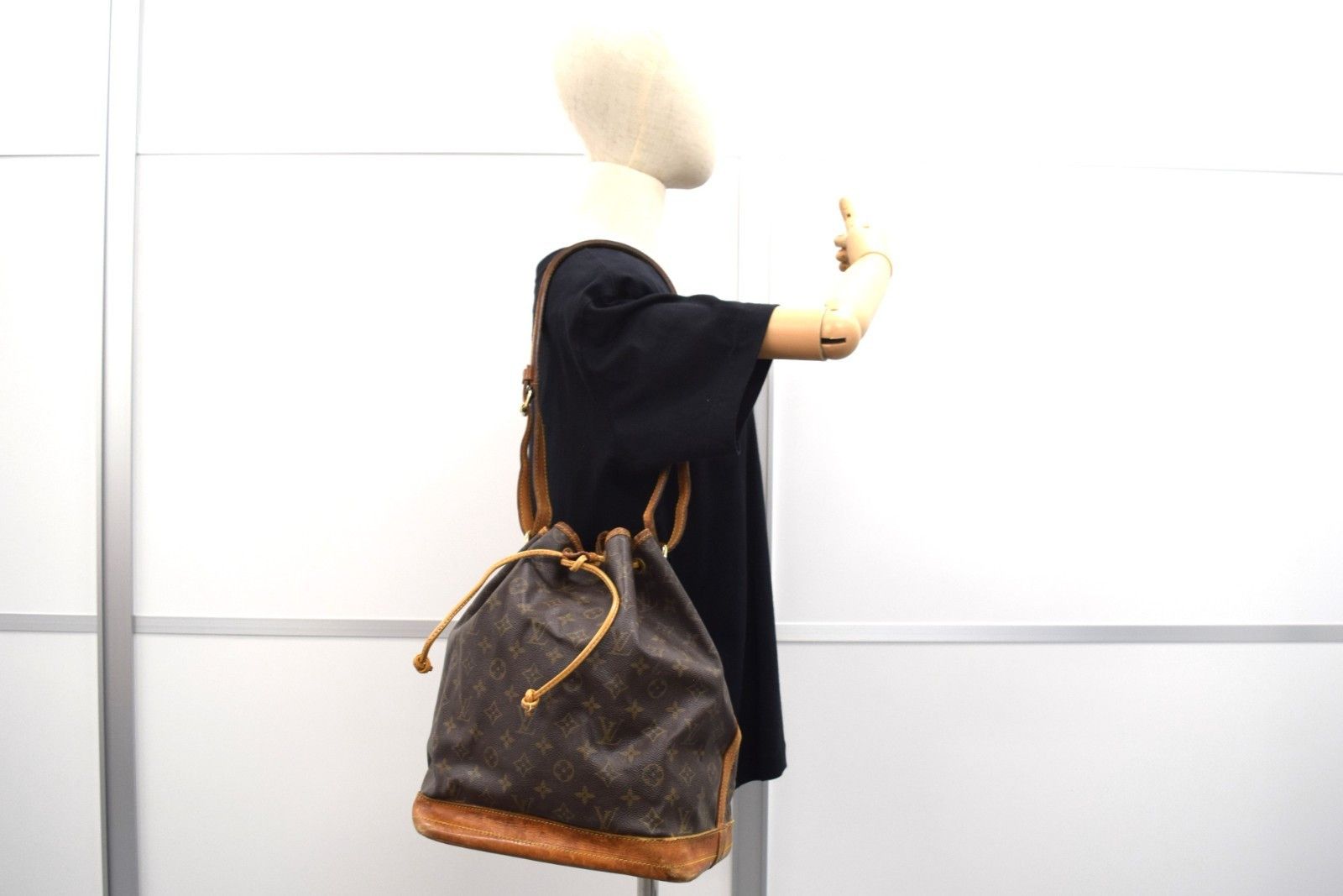 Louis Vuitton Louis Vuitton Noe Shoulder Bag Monogram M42224 Size ONE SIZE - 14 Thumbnail