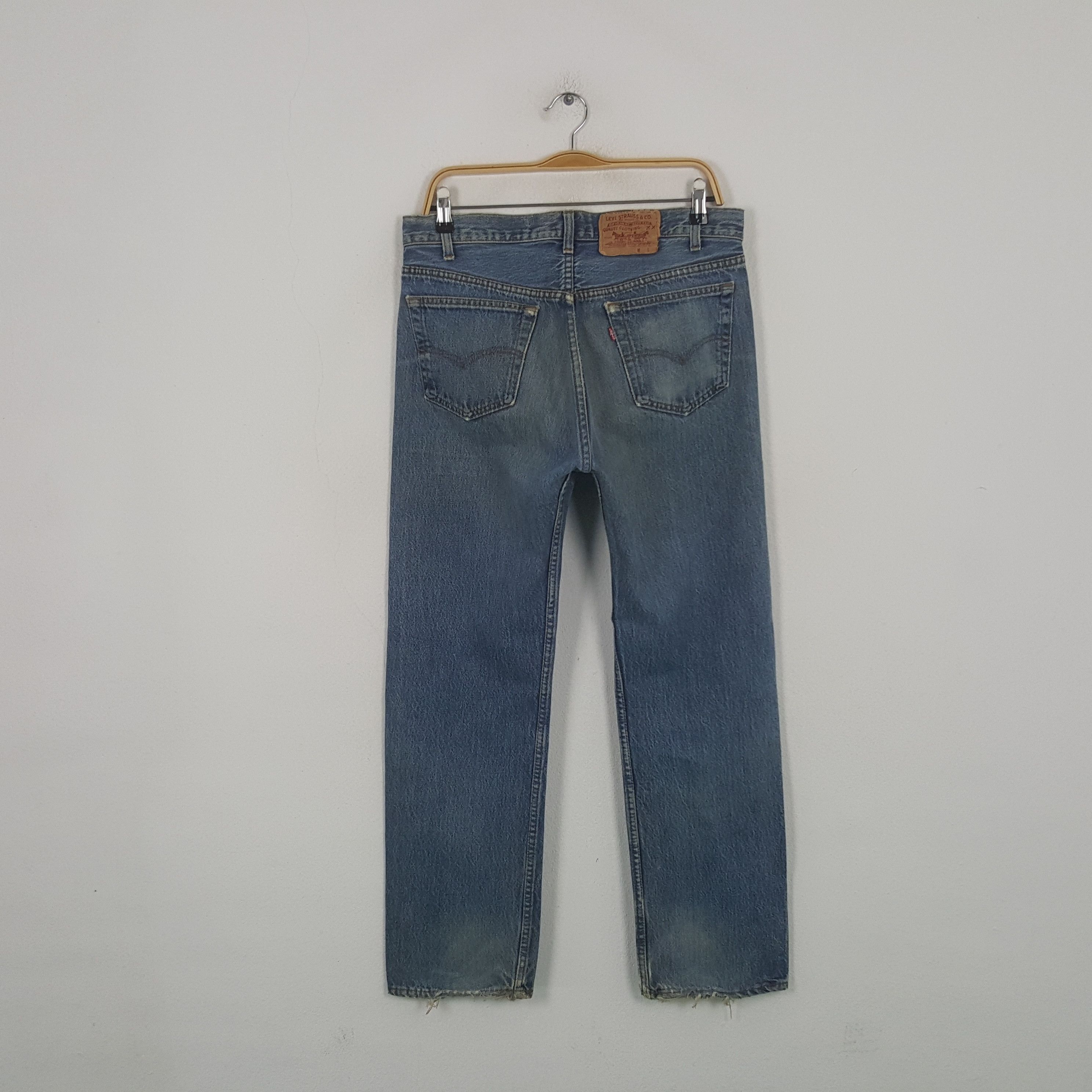 Vintage Vintage Levi's 501 90's Distressed Denim Jeans RR9 Size US 33 - 4 Thumbnail