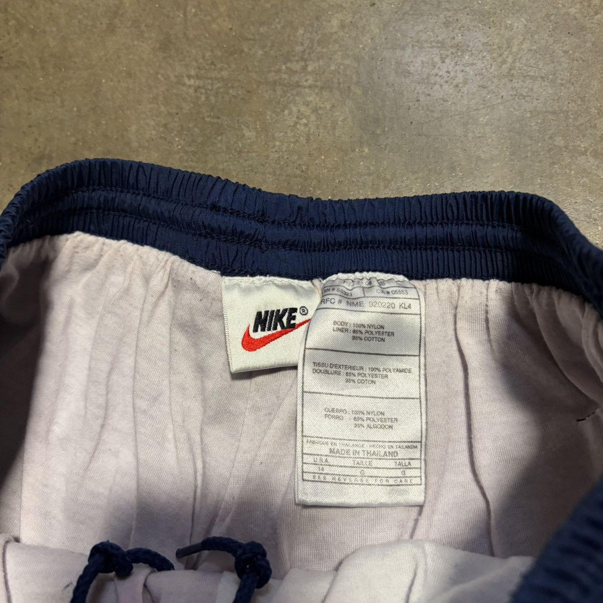 Nike Vintage Nike Track Pants Jogger Sweatpants Nylon Baggy 90s Size US 27 - 9 Thumbnail