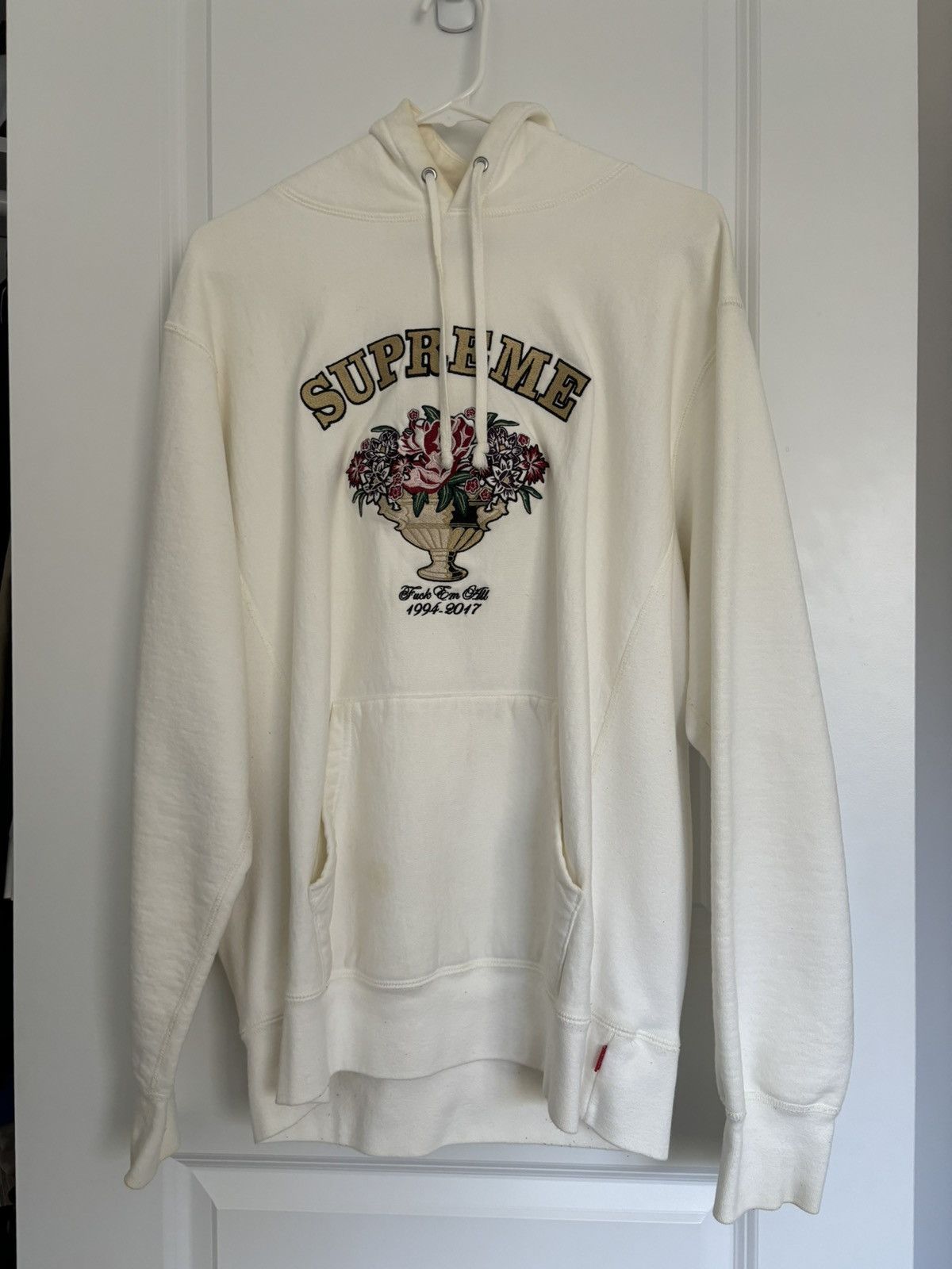 Supreme × Vintage Supreme “Centerpiece” Hoodie Size US L / EU 52-54 / 3 - 1 Thumbnail