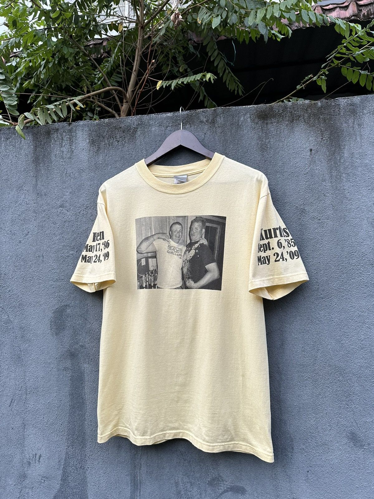 Nike Vtg Nike Photo Tee Ben & Kurtis Best Friend Forever T-Shirt Size US L / EU 52-54 / 3 - 1 Thumbnail