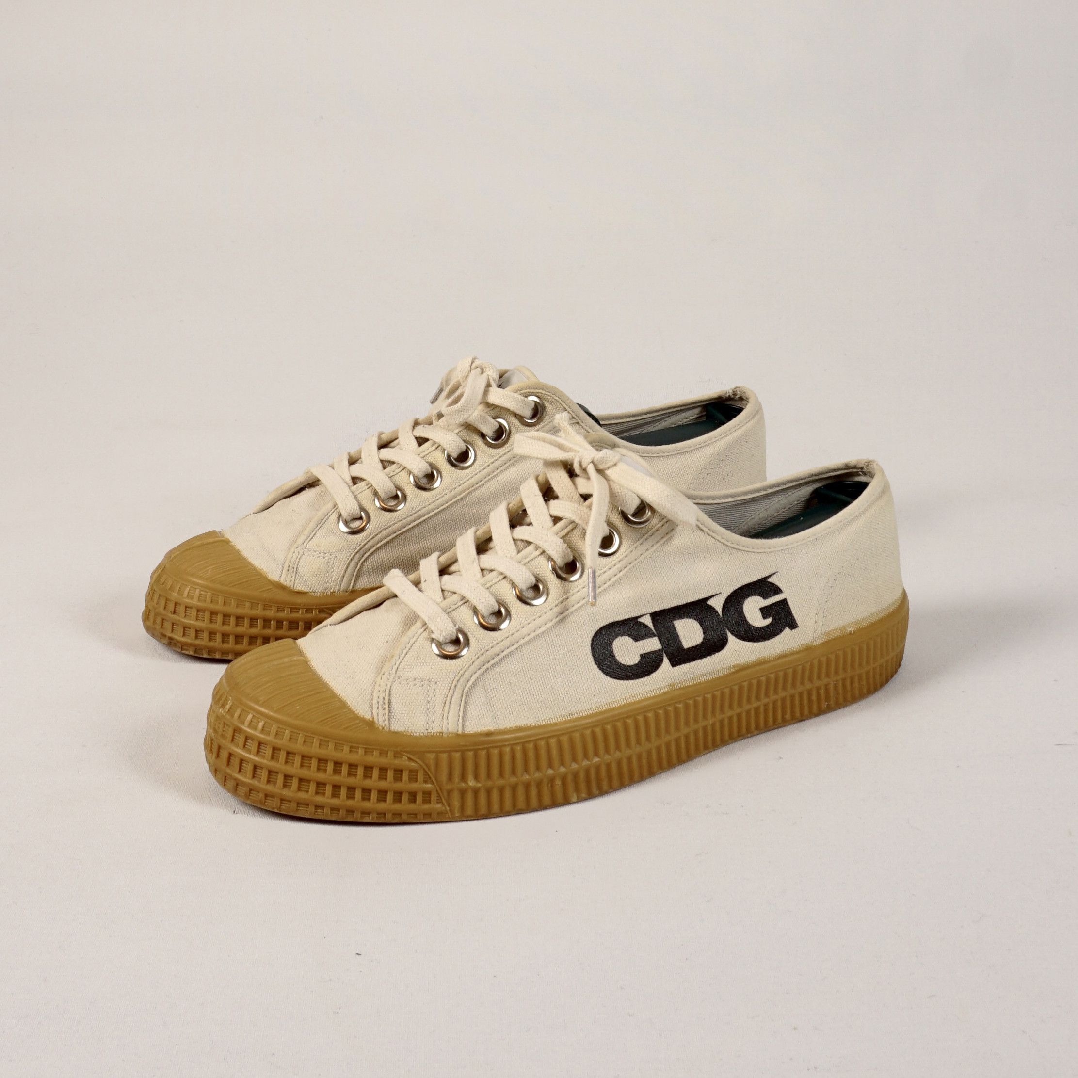 Comme des Garcons CDG × Novesta Canvas Low-Top Sneakers Size US 9 / EU 42 - 1 Thumbnail