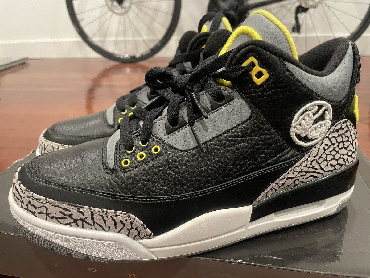 Jordan Brand 100% Authentic Jordan 3 Pitcrew lll Promo Players Pair sz 9 Size US 9 / EU 42 - 2 Thumbnail
