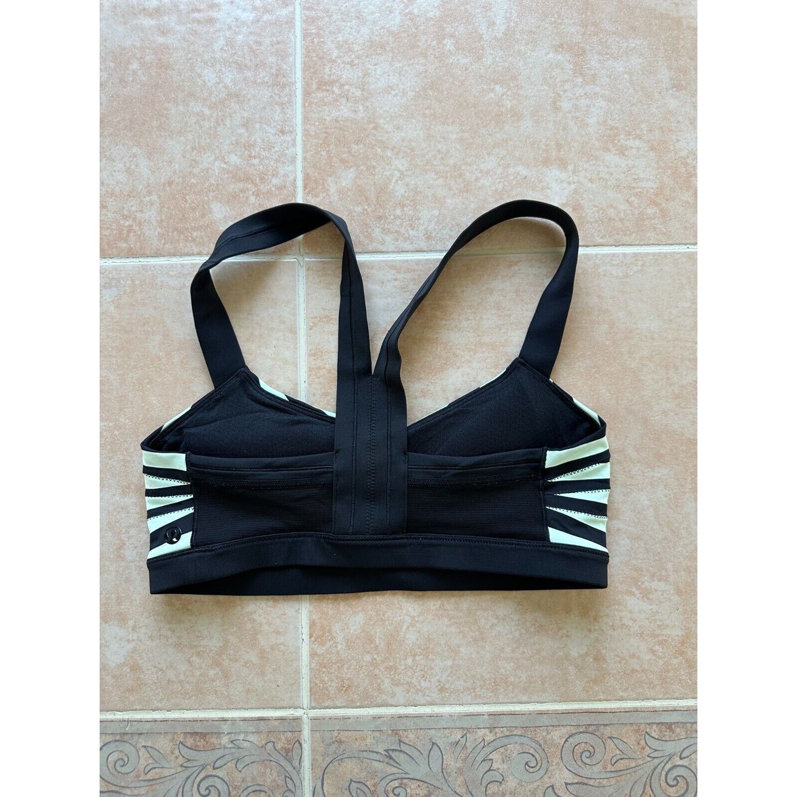 Lululemon Worn twice Lululemon Cardio Kick Bra Size 6 Size M / US 6-8 / IT 42-44 - 9 Thumbnail