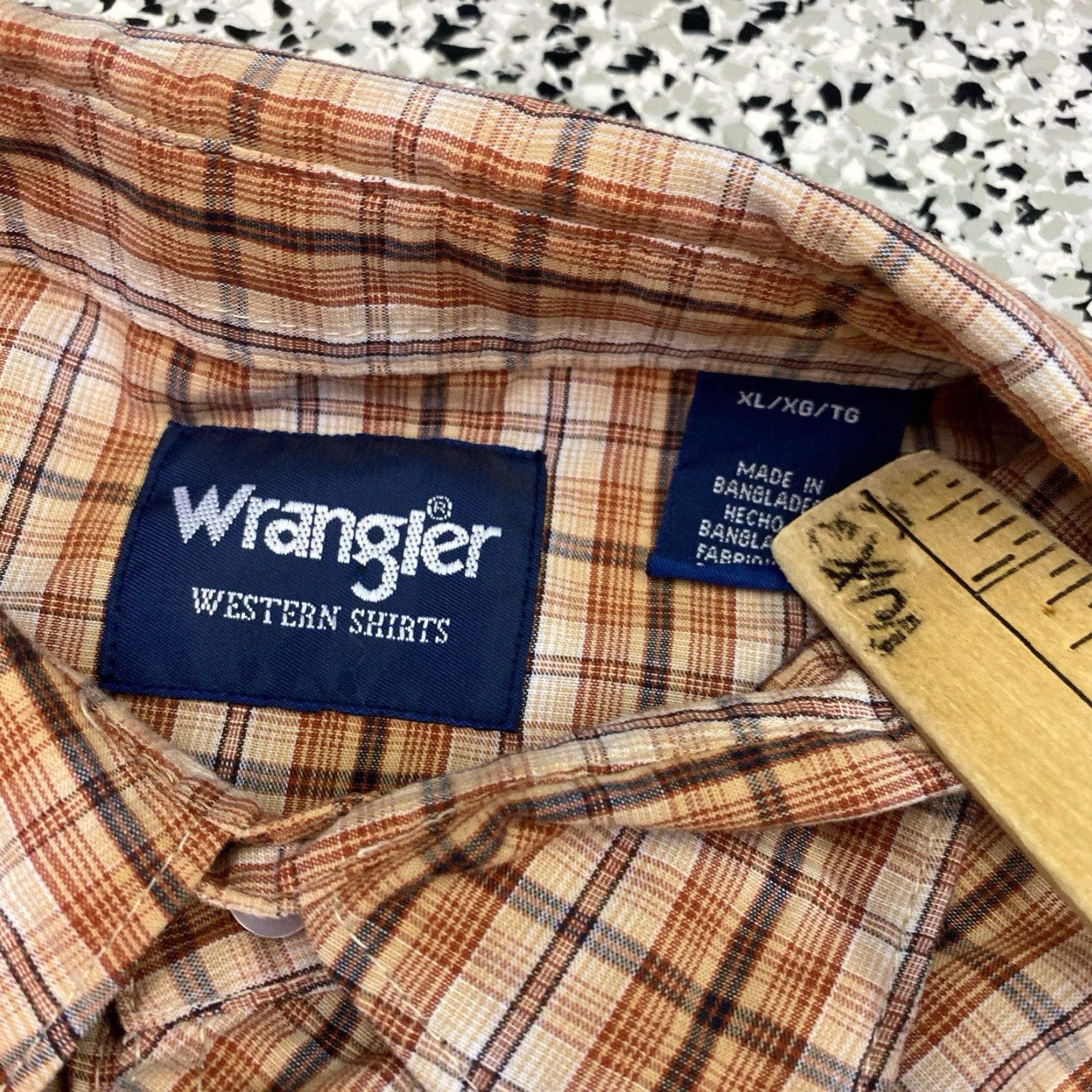 Wrangler VINTAGE Wrangler Shirt Mens XL Orange Plaid Pearl Snaps Western Cowboy Rodeo Shirt (Button-Up) Mens XL Orange Plaid Pearl Snaps Western Cowboy Rodeo Size US XL / EU 56 / 4 - 3 Thumbnail