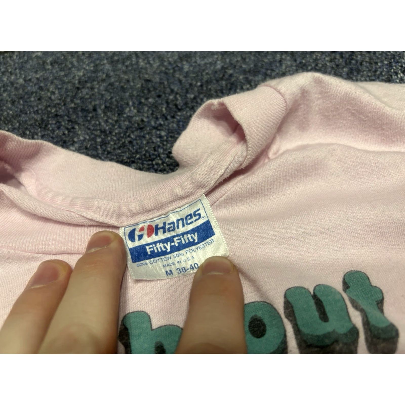 Hanes VINTAGE Hanes Single Stitch 80s Novelty Tee Pink Hug Someone M Shirt Womens Size US M / EU 48-50 / 2 - 2 Thumbnail