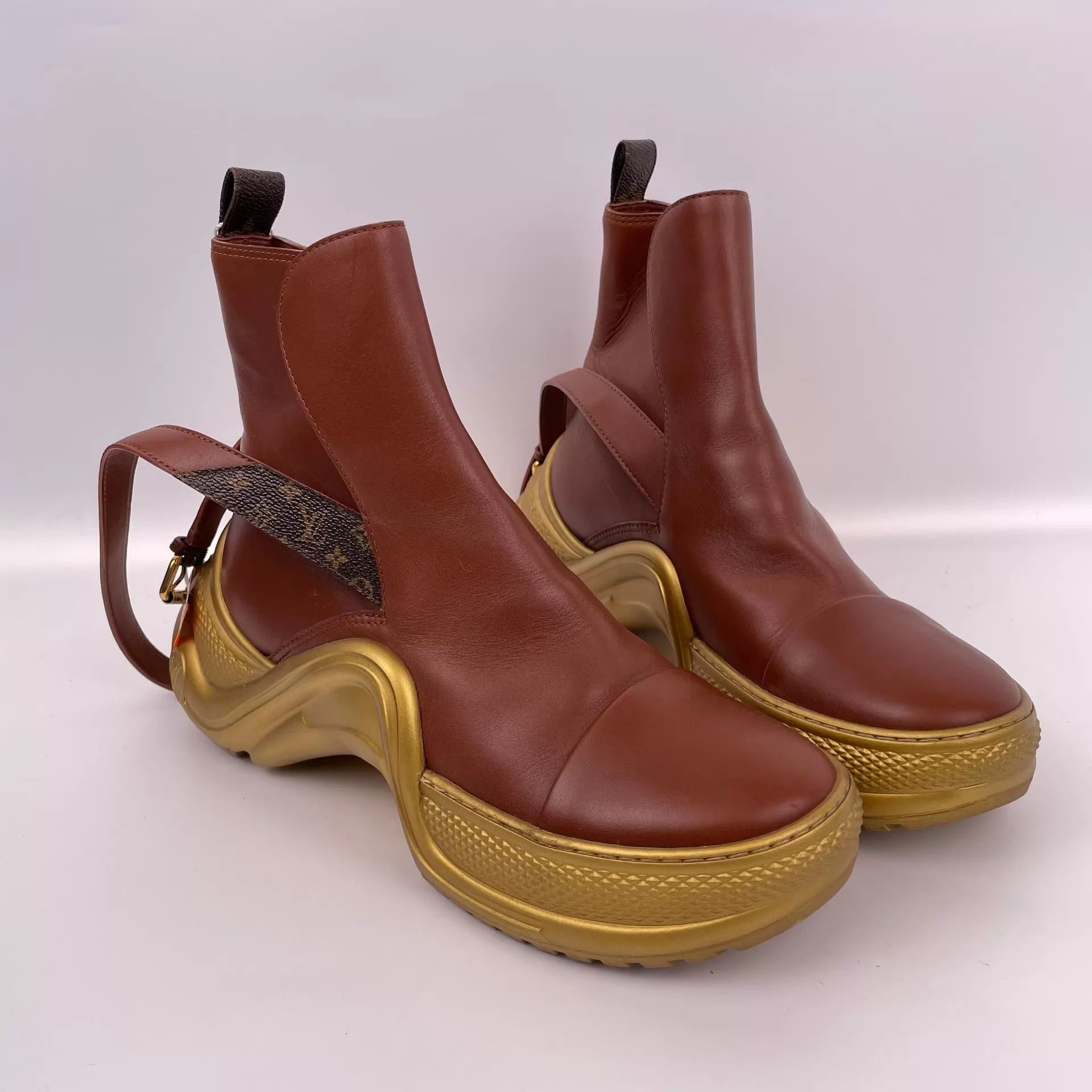 Louis Vuitton LV Tan Sneakers Size 40 18 Size US 9.5 / IT 39.5 - 1 Thumbnail