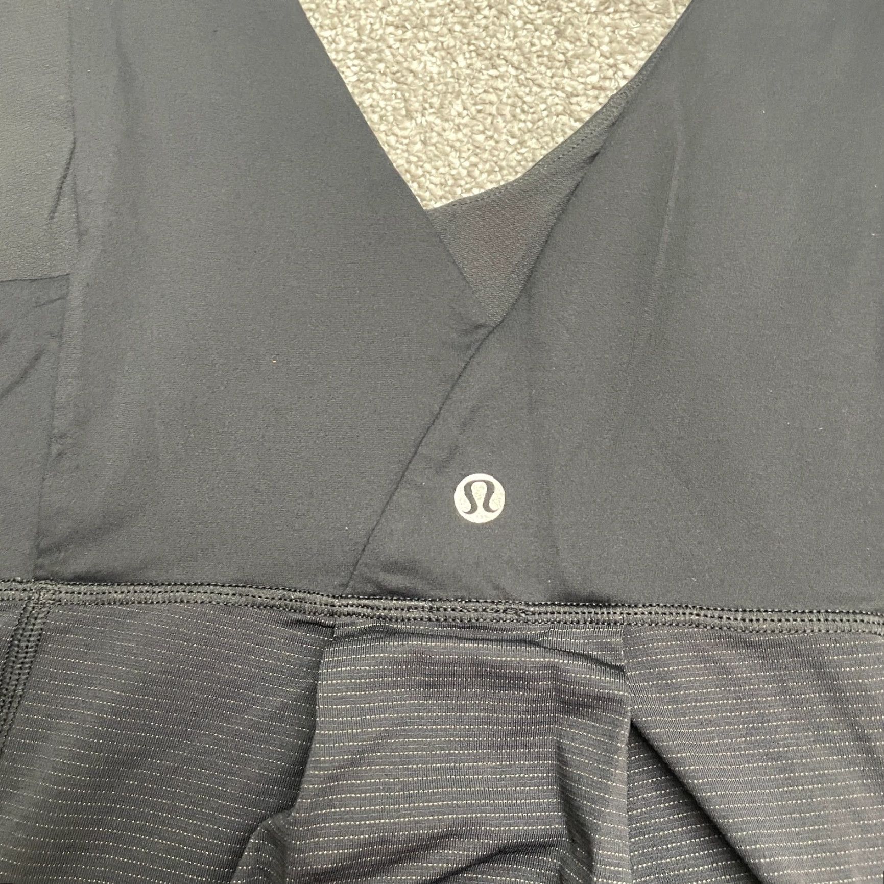 Lululemon Lululemon Active Tank Top Womens 6 Black V-Neck Relaxed Sleeveless Athletic Run Size M / US 6-8 / IT 42-44 - 3 Thumbnail