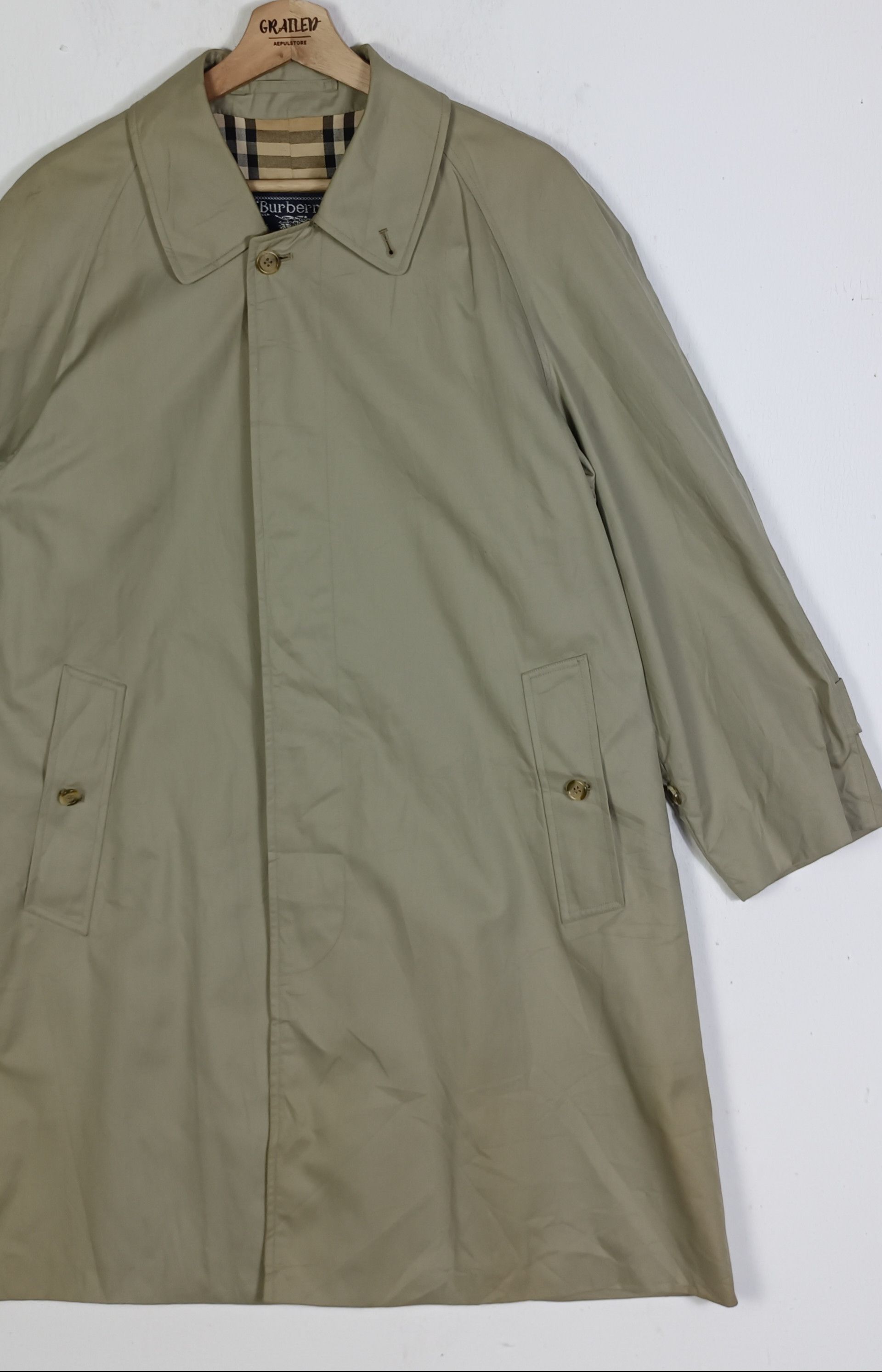 Burberry Vintage Burberrys London Nova Check 46 Short C95B Size US L / EU 52-54 / 3 - 6 Thumbnail