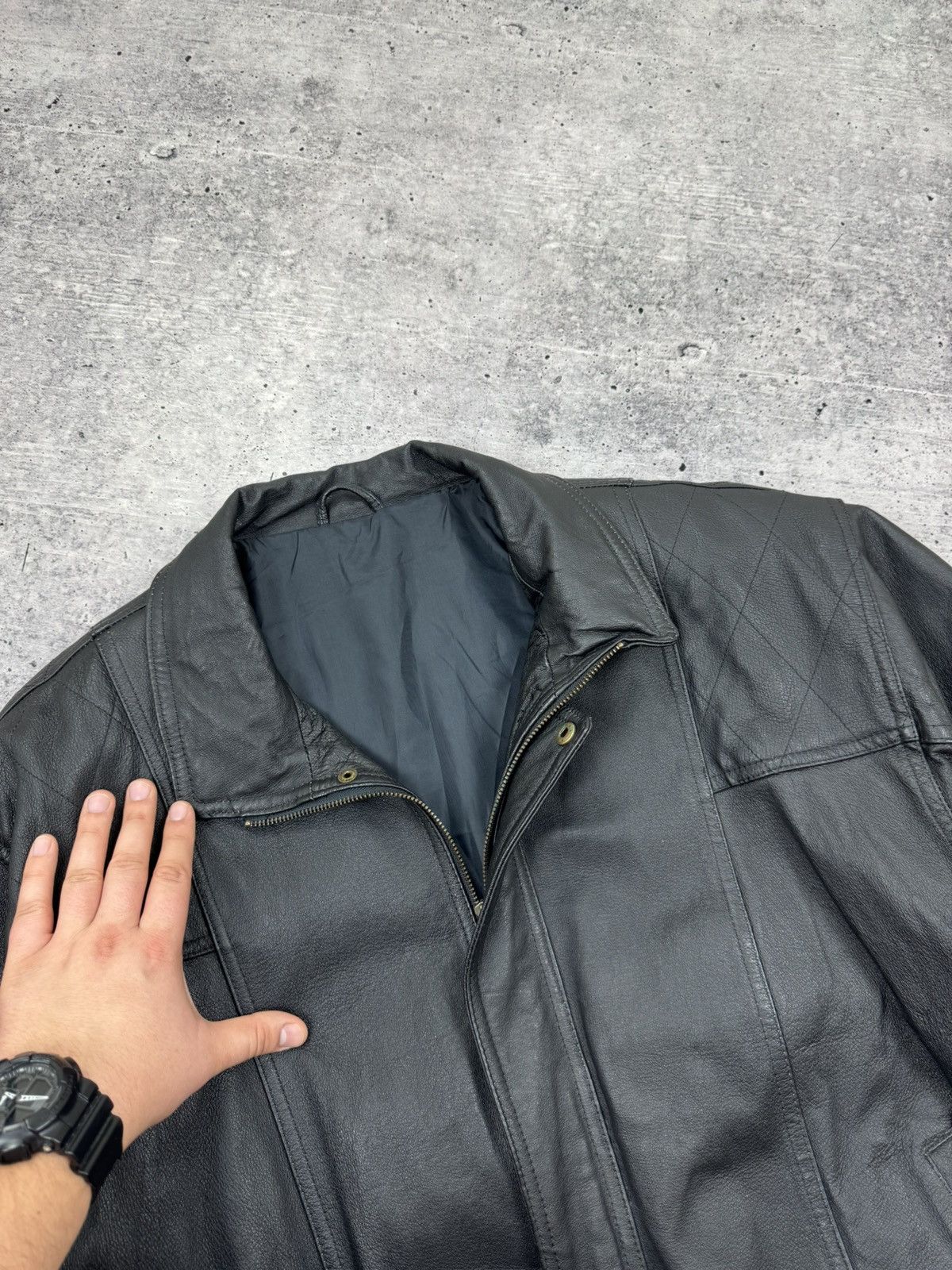 Vintage Vintage Genuine Leather Classic Bomber Leather Jacket Size L Size US L / EU 52-54 / 3 - 9 Thumbnail