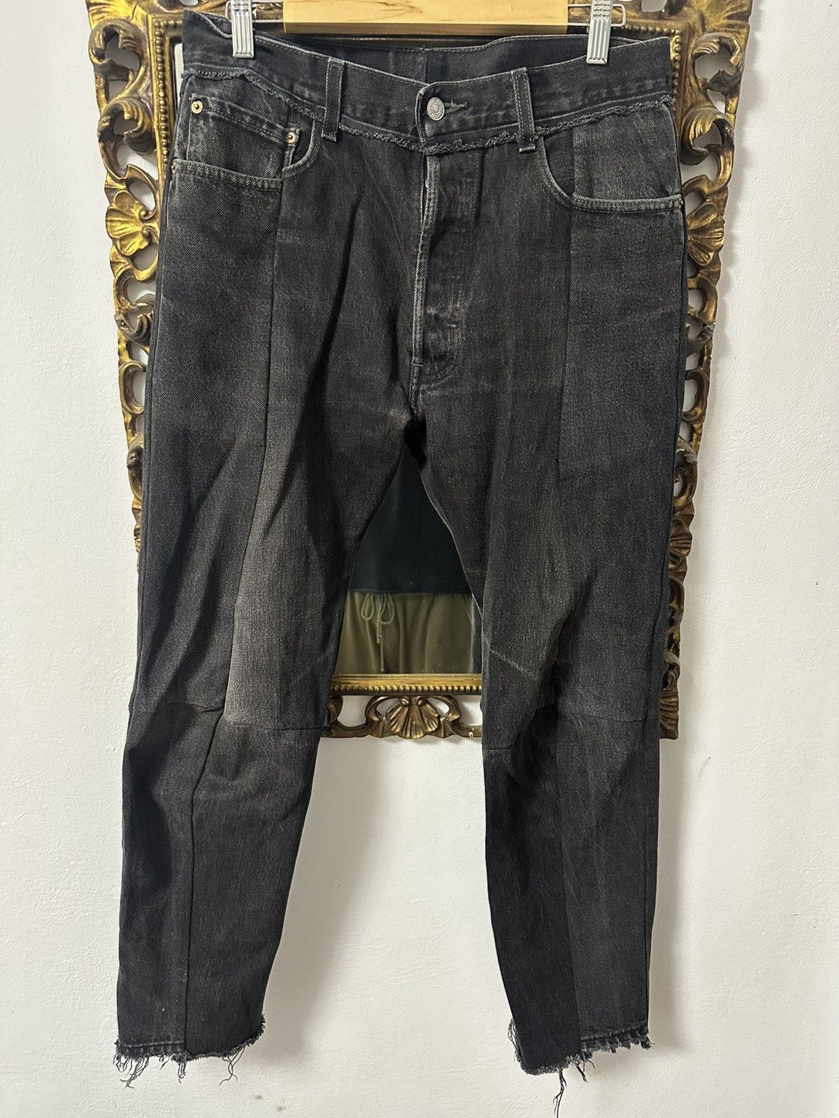 Vetements Vetements 2017 black reconstructed levis Size US 32 / EU 48 - 2 Thumbnail