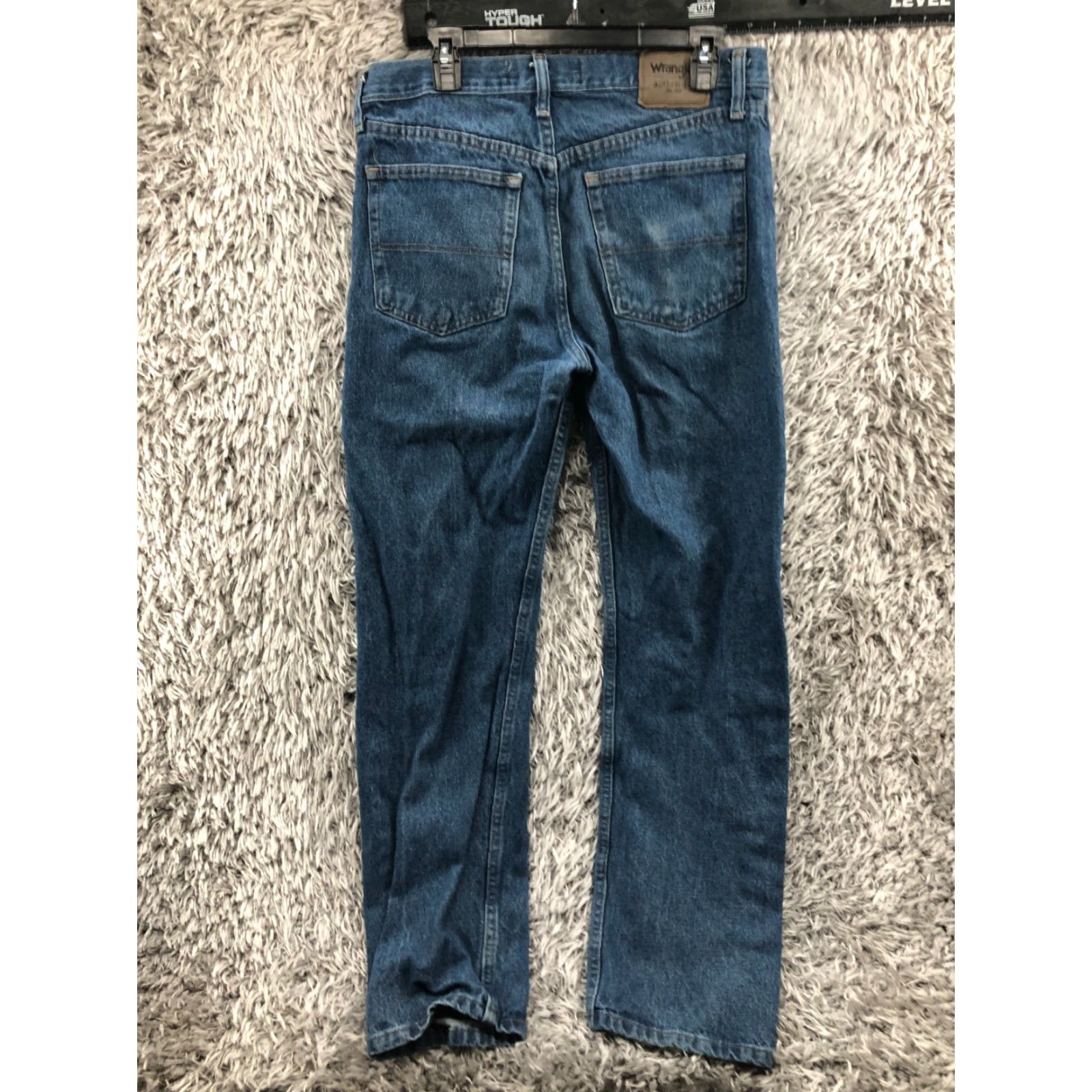 Wrangler Wrangler Jeans Straight Mens 33x32 Regular Mid Wash Blue Denim 5-Pocket Belt Loops Cotton Blend Size 33 Wrangler Brand Size US 33 - 5 Thumbnail