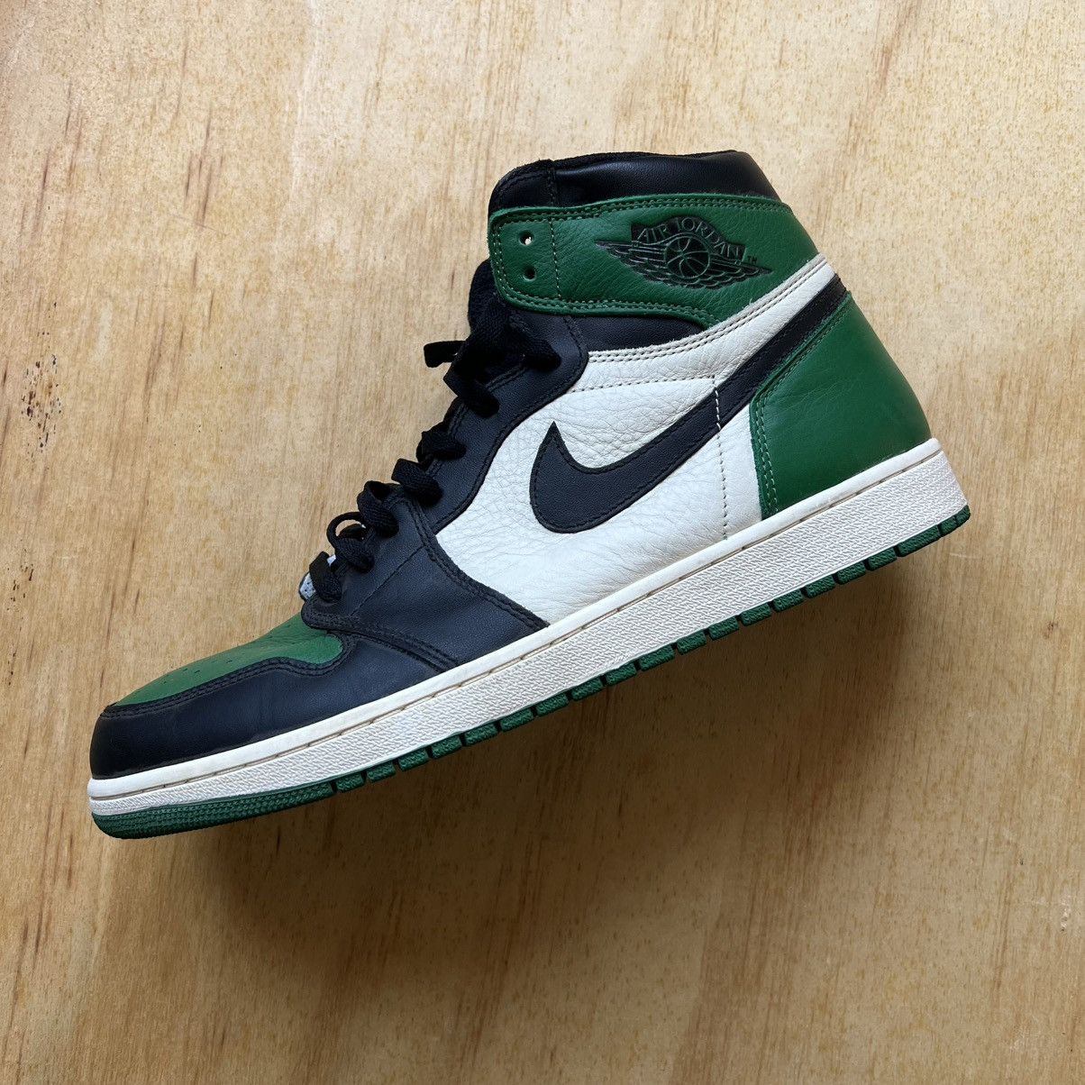 Jordan Brand Air Jordan 1 High Pine Green Size US 14 / EU 47 - 4 Thumbnail